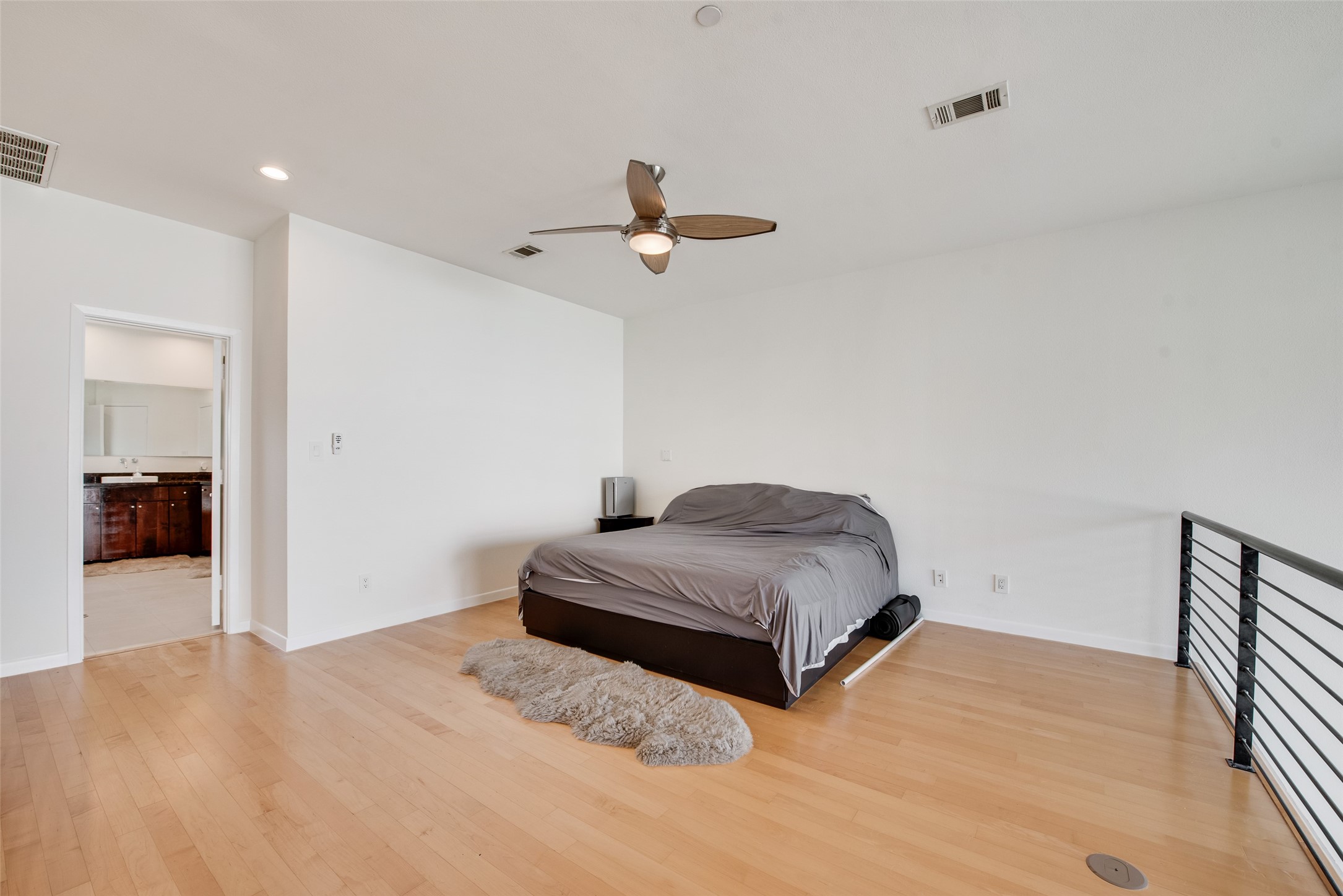 959 W Bluff Street Fort Worth TX 76102