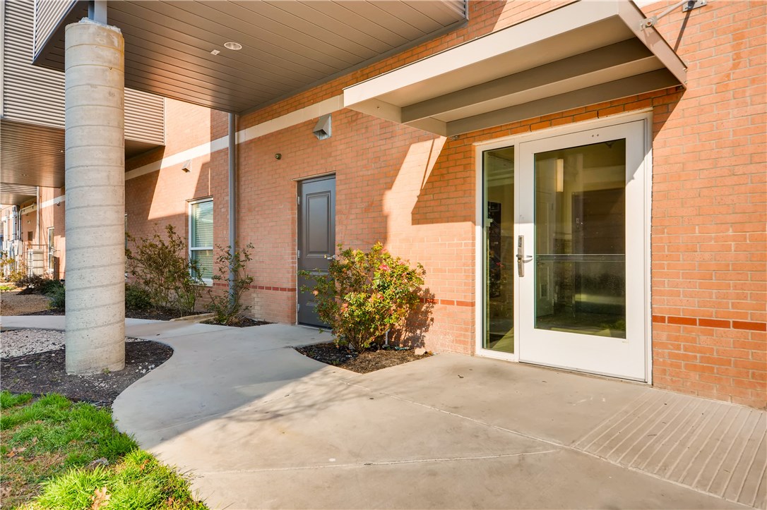 928 Travis Avenue Fort Worth TX 76104