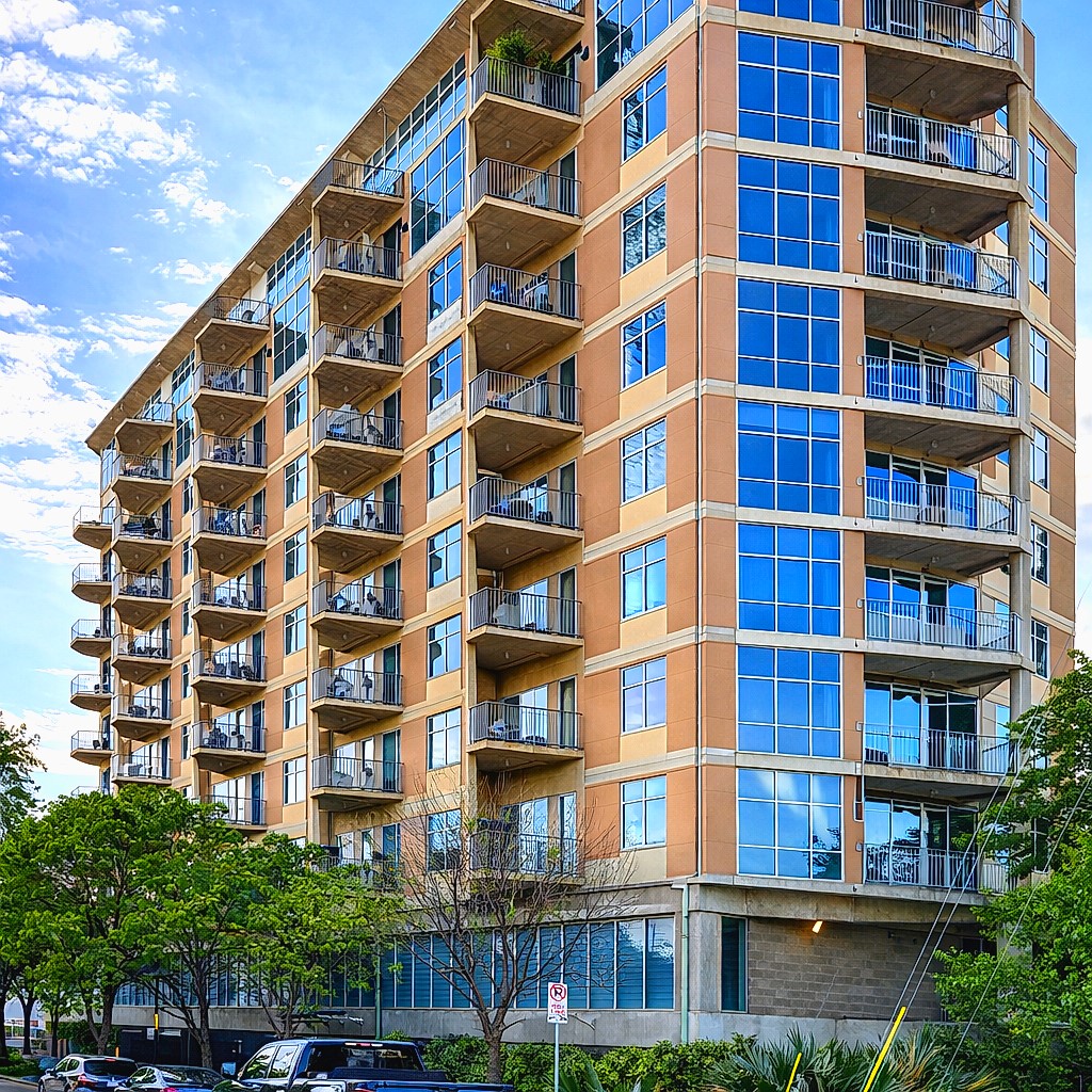 1001 Belleview Street Dallas TX 75215