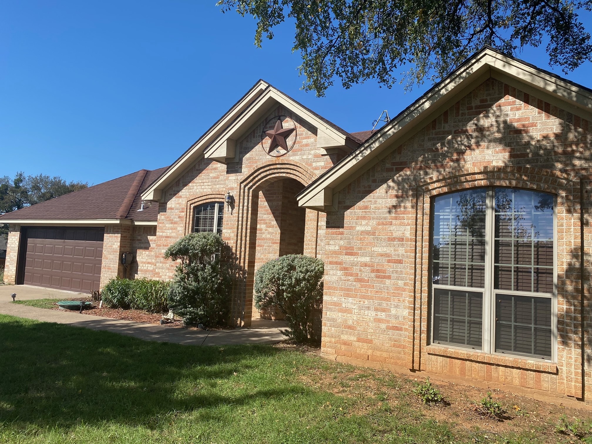 1708 Rockview Drive Granbury TX 76049