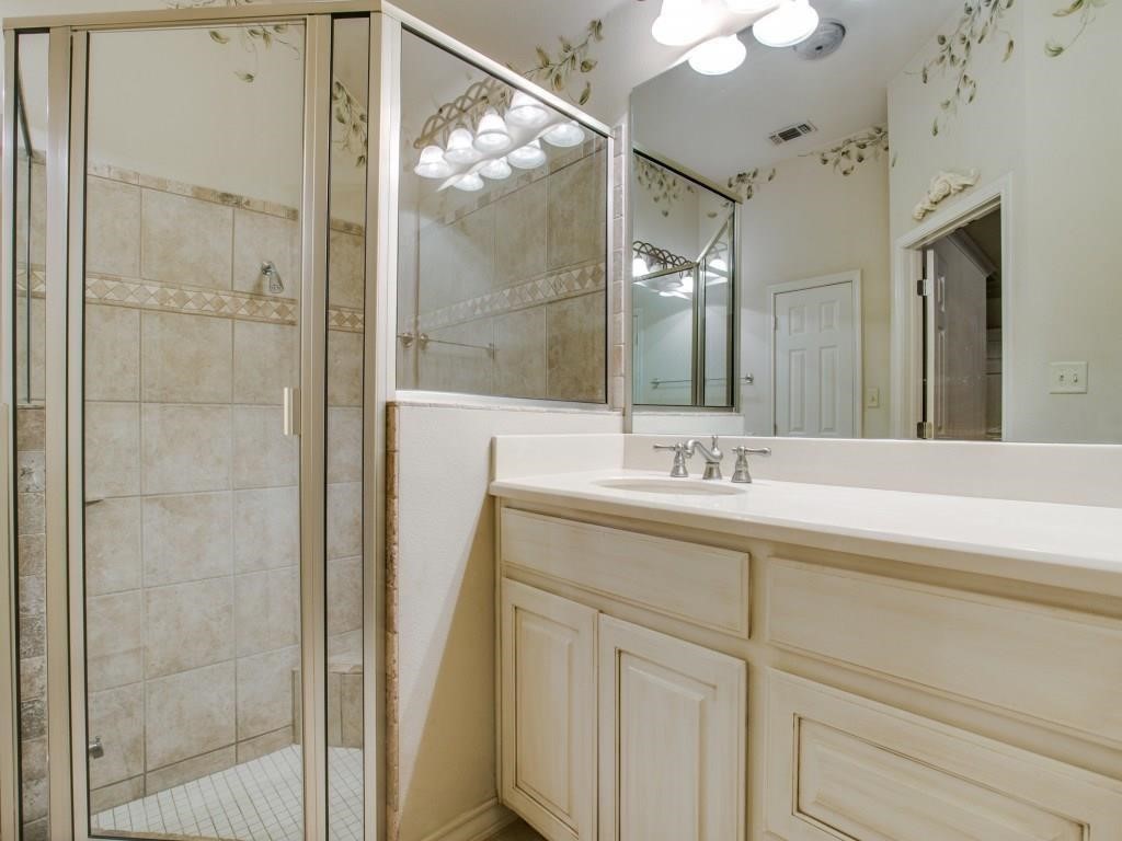 1708 Rockview Drive Granbury TX 76049