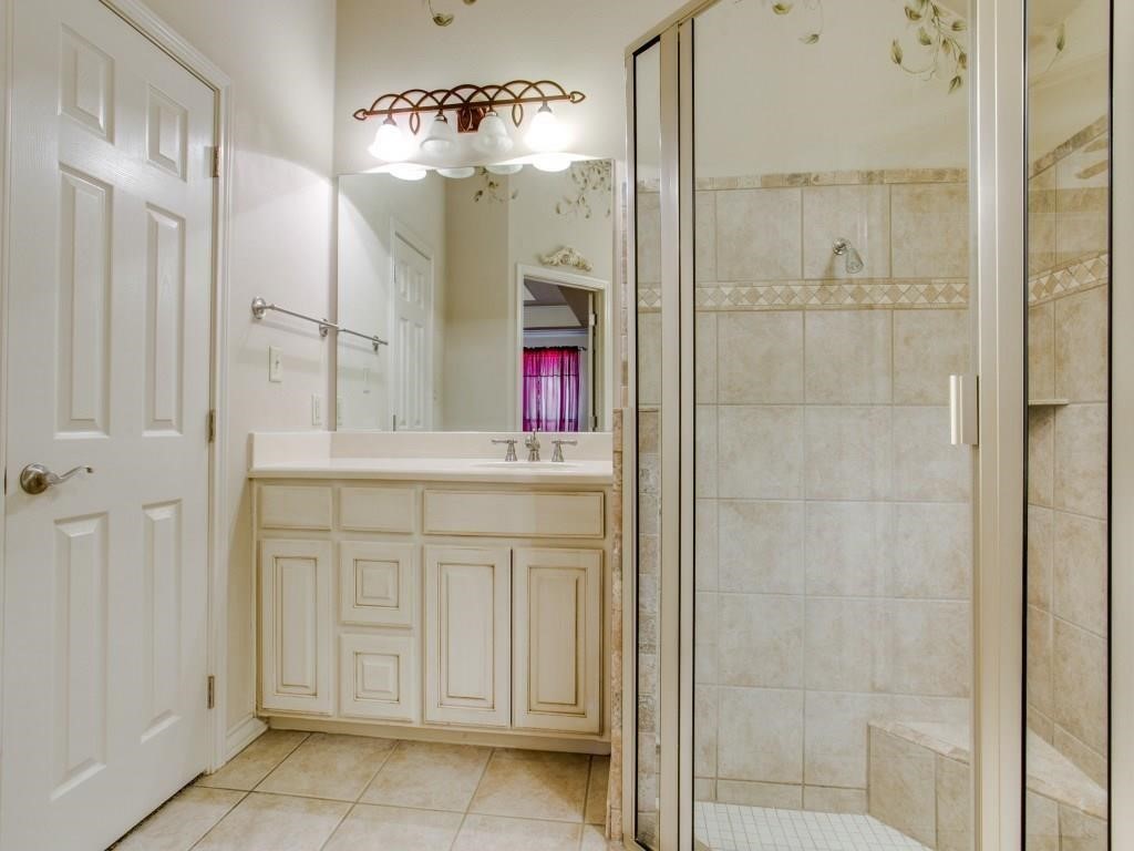 1708 Rockview Drive Granbury TX 76049