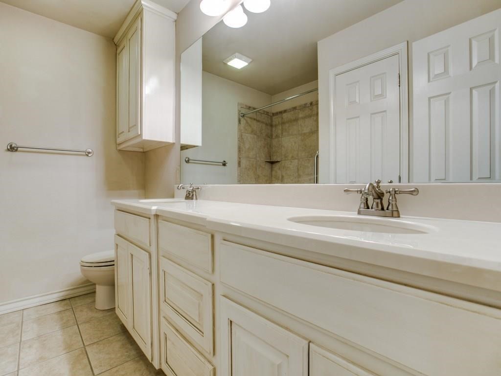 1708 Rockview Drive Granbury TX 76049