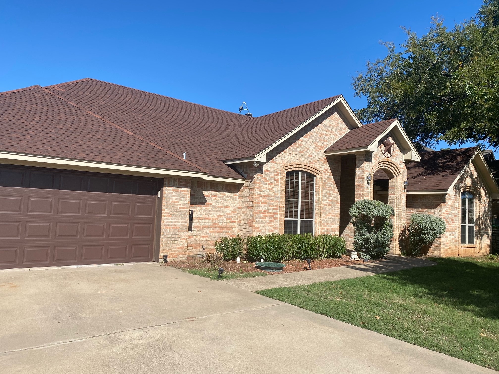 1708 Rockview Drive Granbury TX 76049