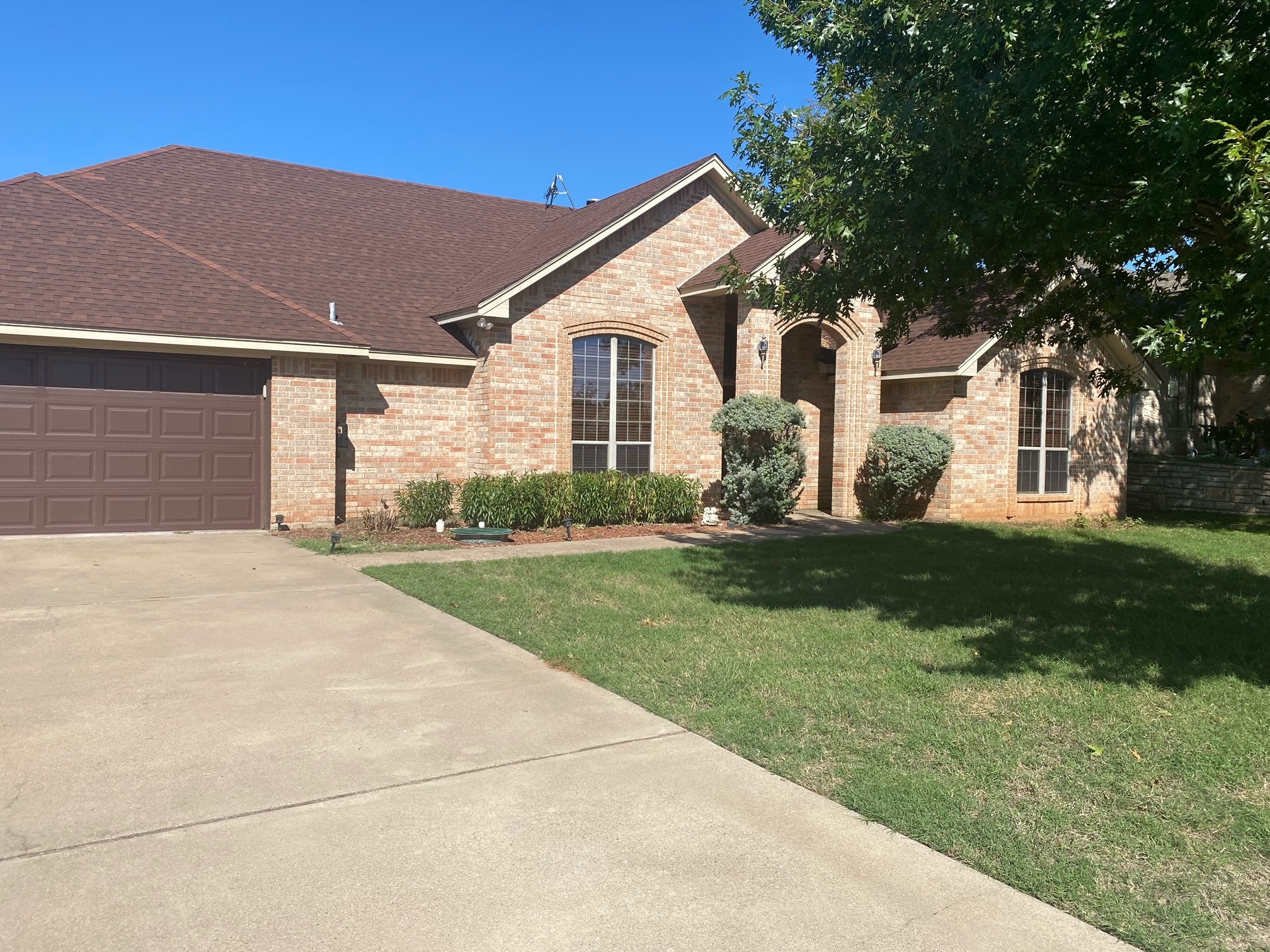 1708 Rockview Drive Granbury TX 76049
