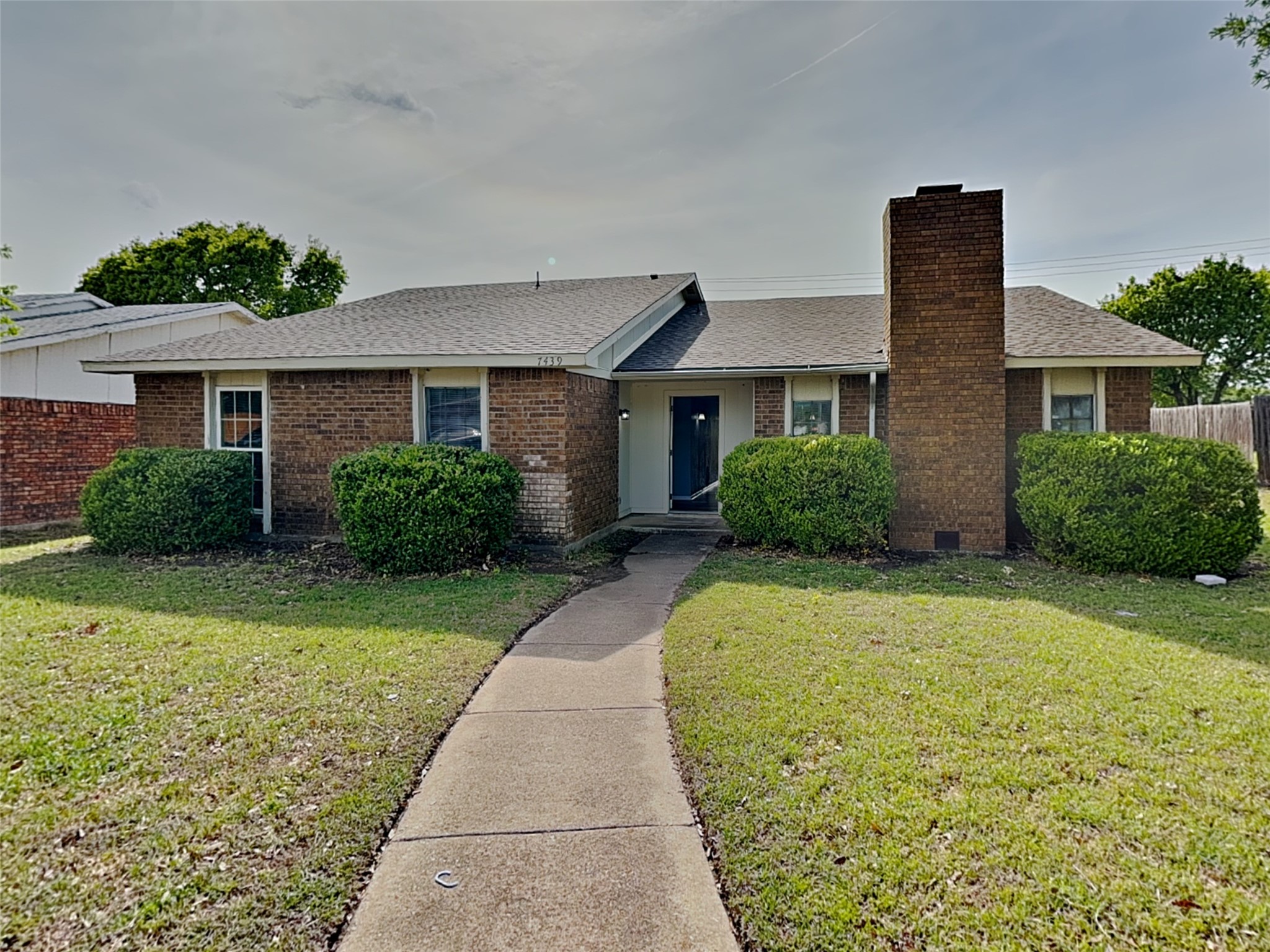 7439 Oakmore Drive Dallas TX 75249
