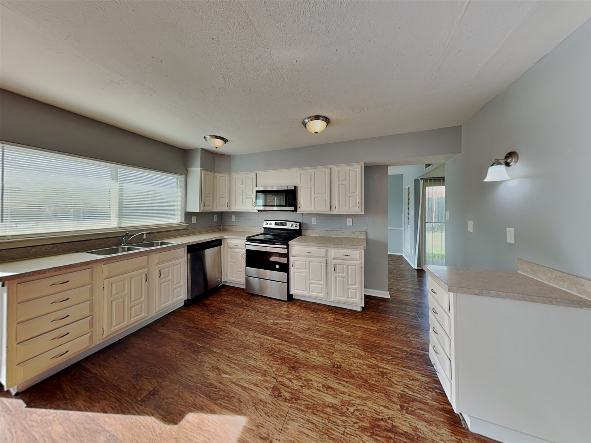 7439 Oakmore Drive Dallas TX 75249