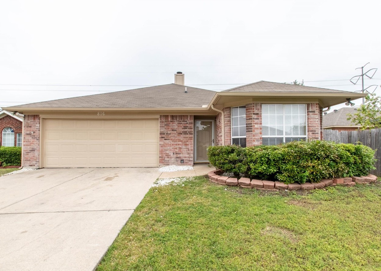 816 W Colony Drive Arlington TX 76001