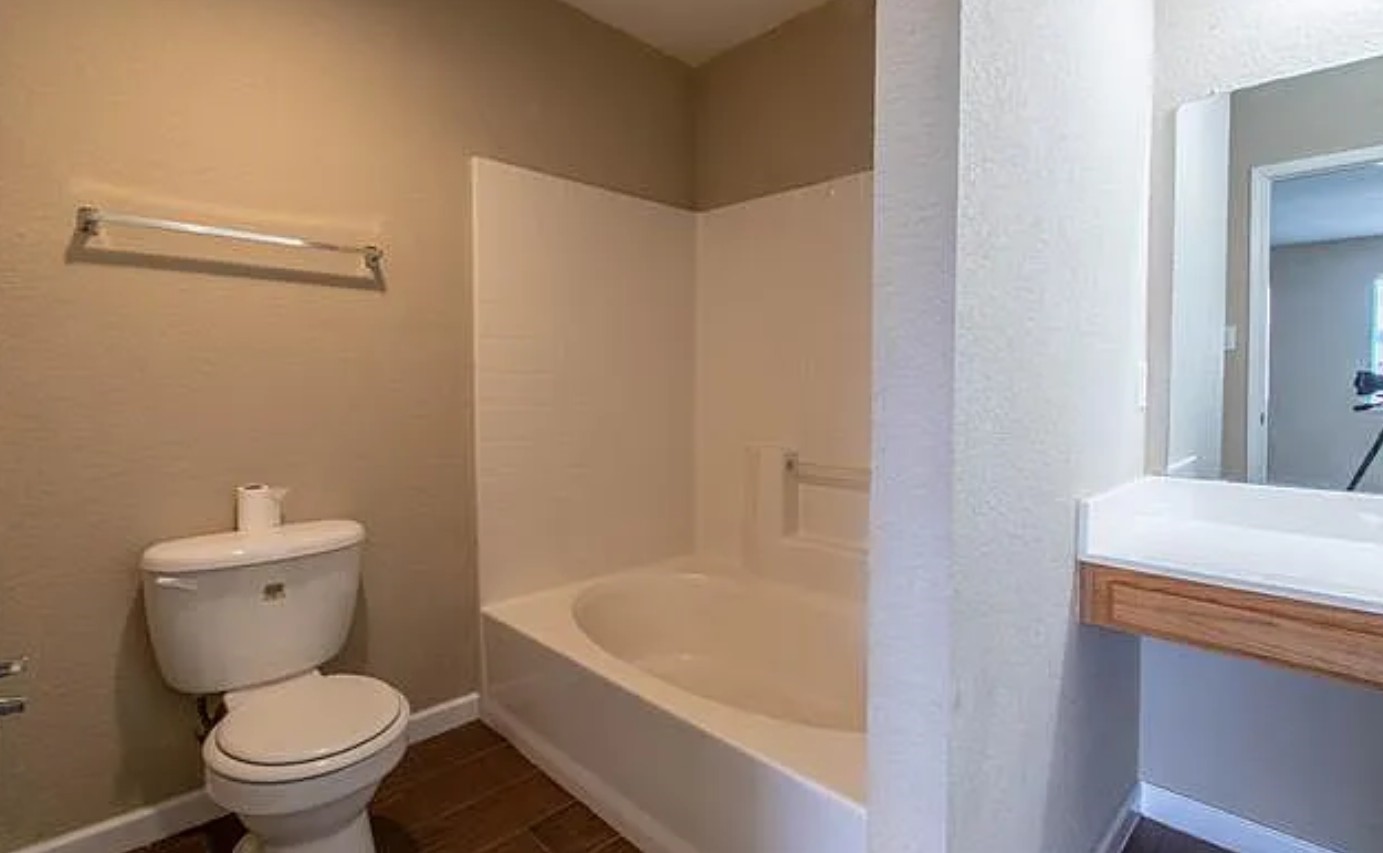 816 W Colony Drive Arlington TX 76001