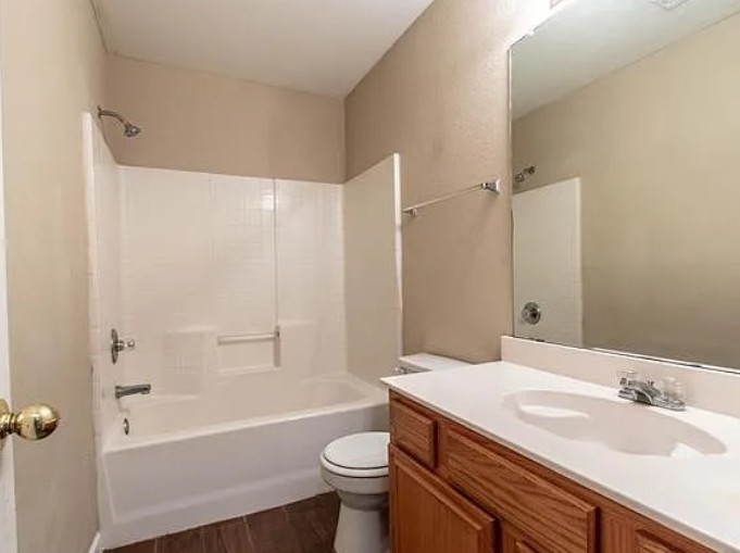 816 W Colony Drive Arlington TX 76001
