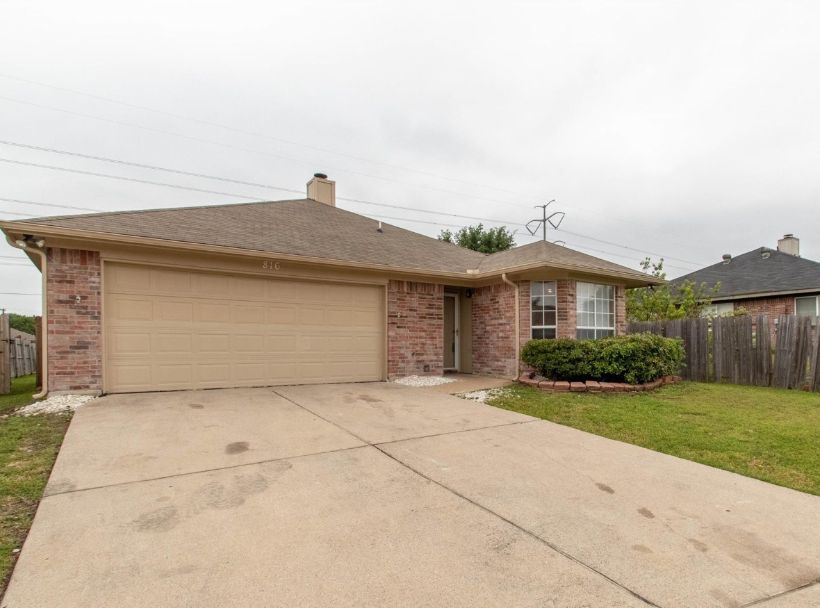 816 W Colony Drive Arlington TX 76001