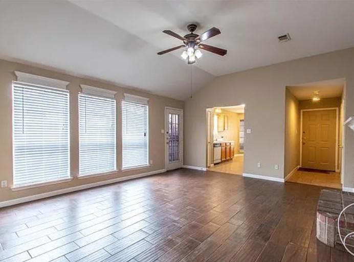 816 W Colony Drive Arlington TX 76001