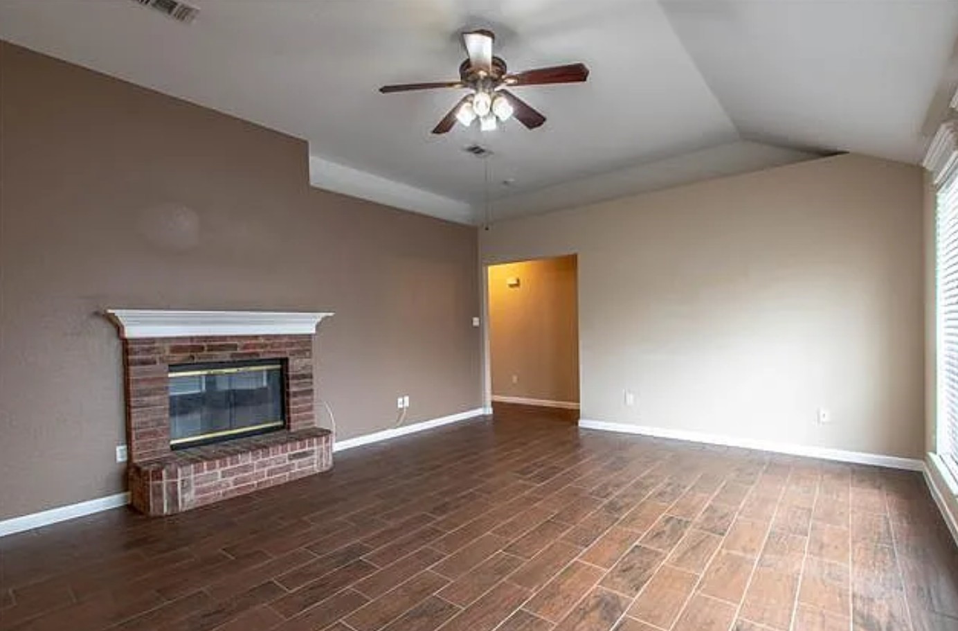 816 W Colony Drive Arlington TX 76001
