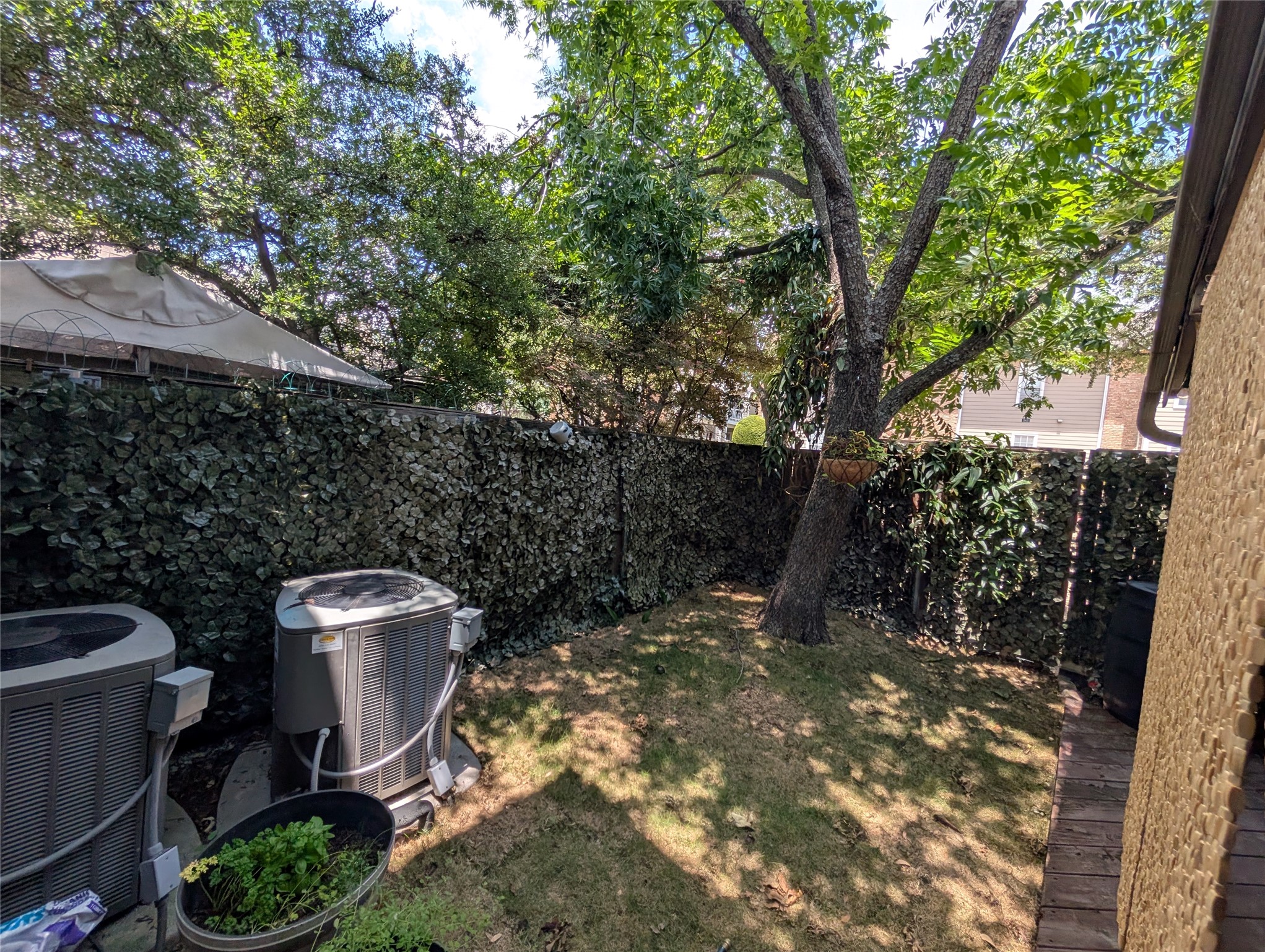 8655 Brittania Court Dallas TX 75243