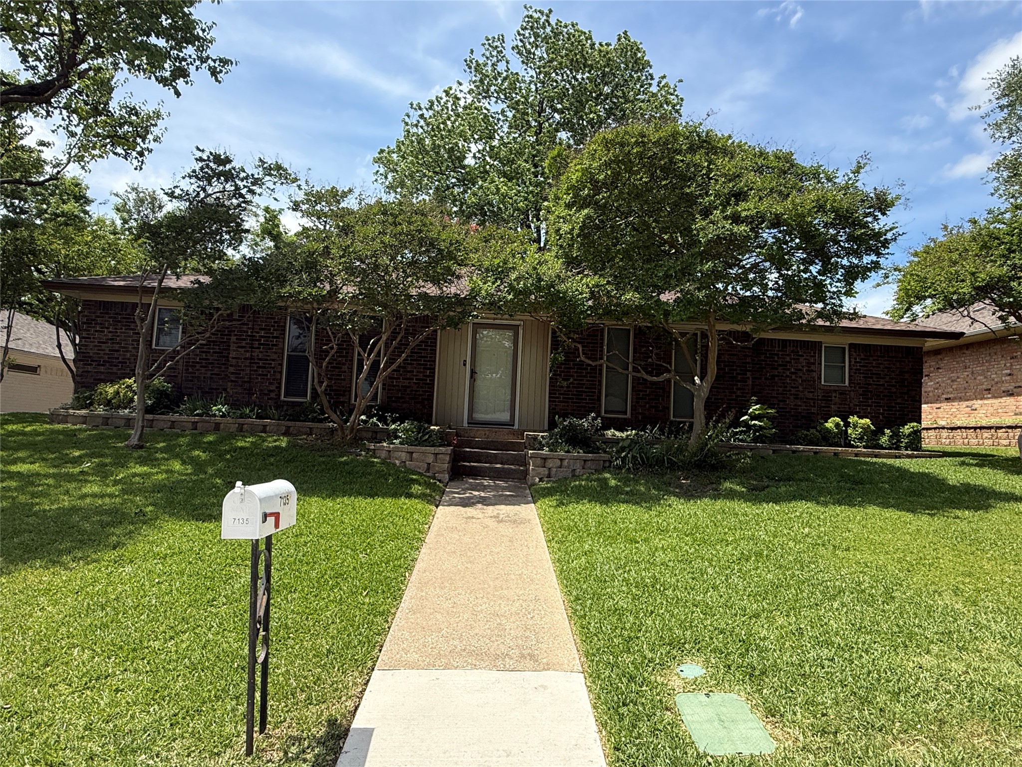 7135 Cosgrove Drive Dallas TX 75231