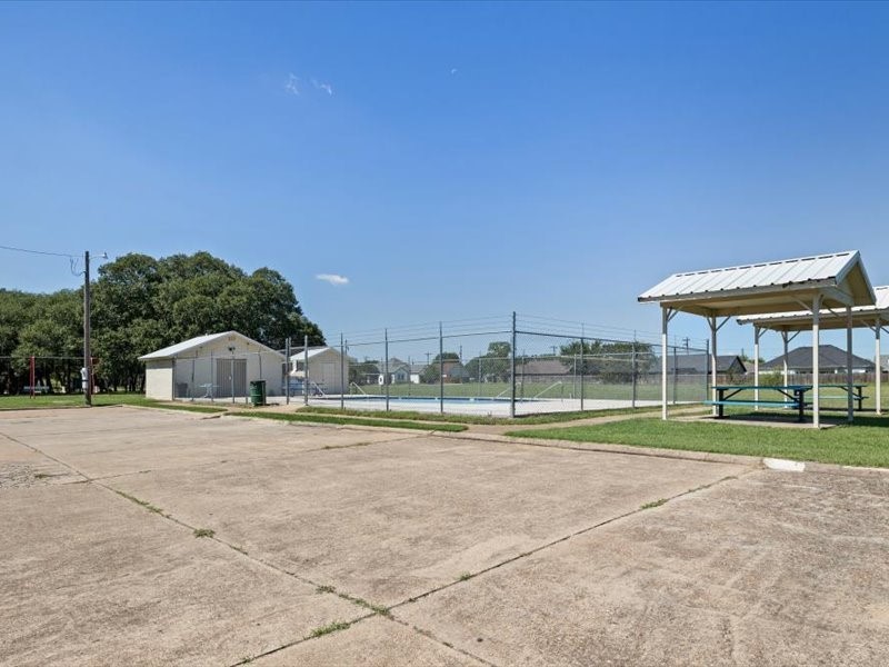 2215 Beverly Drive Granbury TX 76048