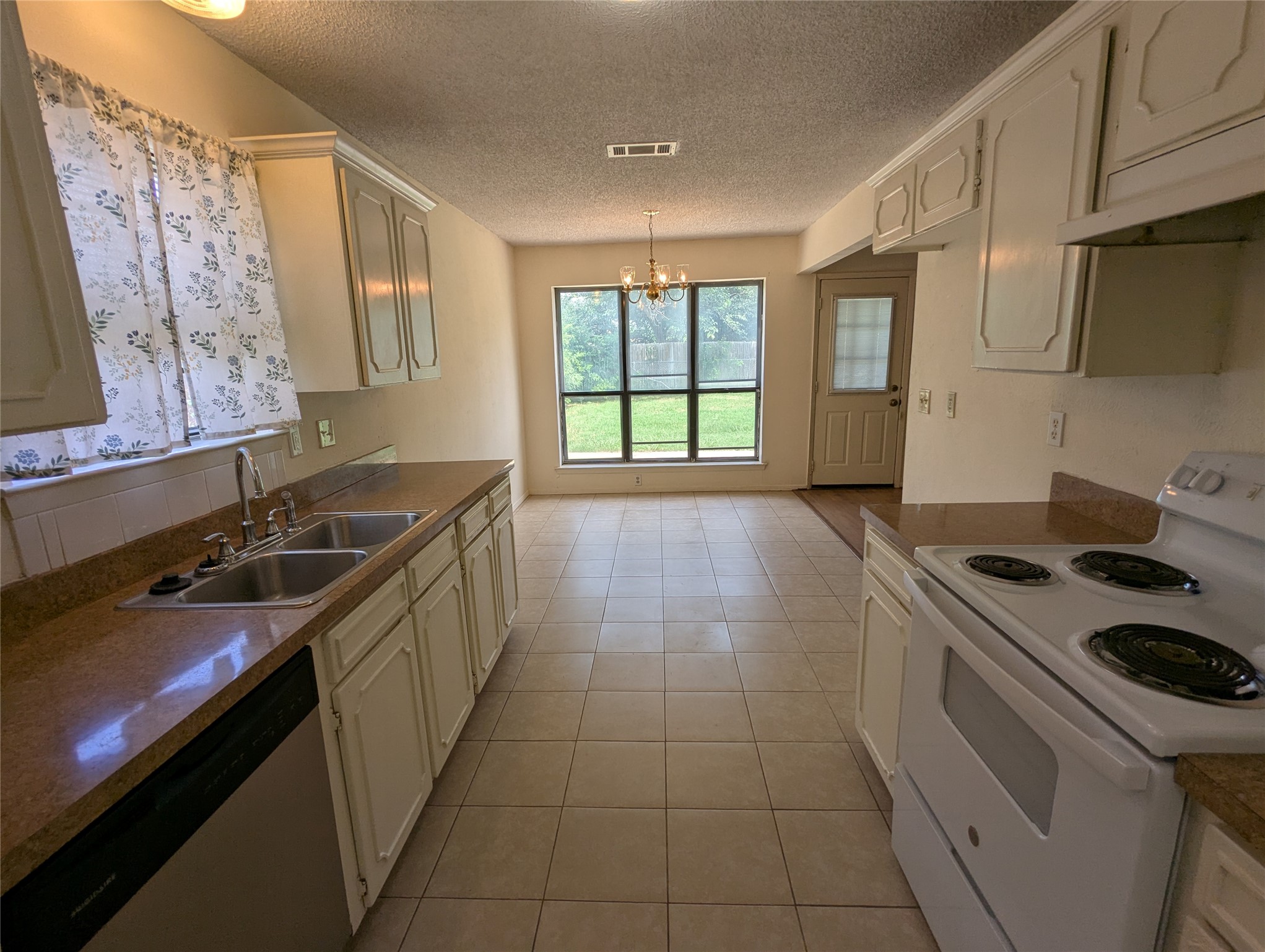 1112 Dennis Drive Saginaw TX 76179