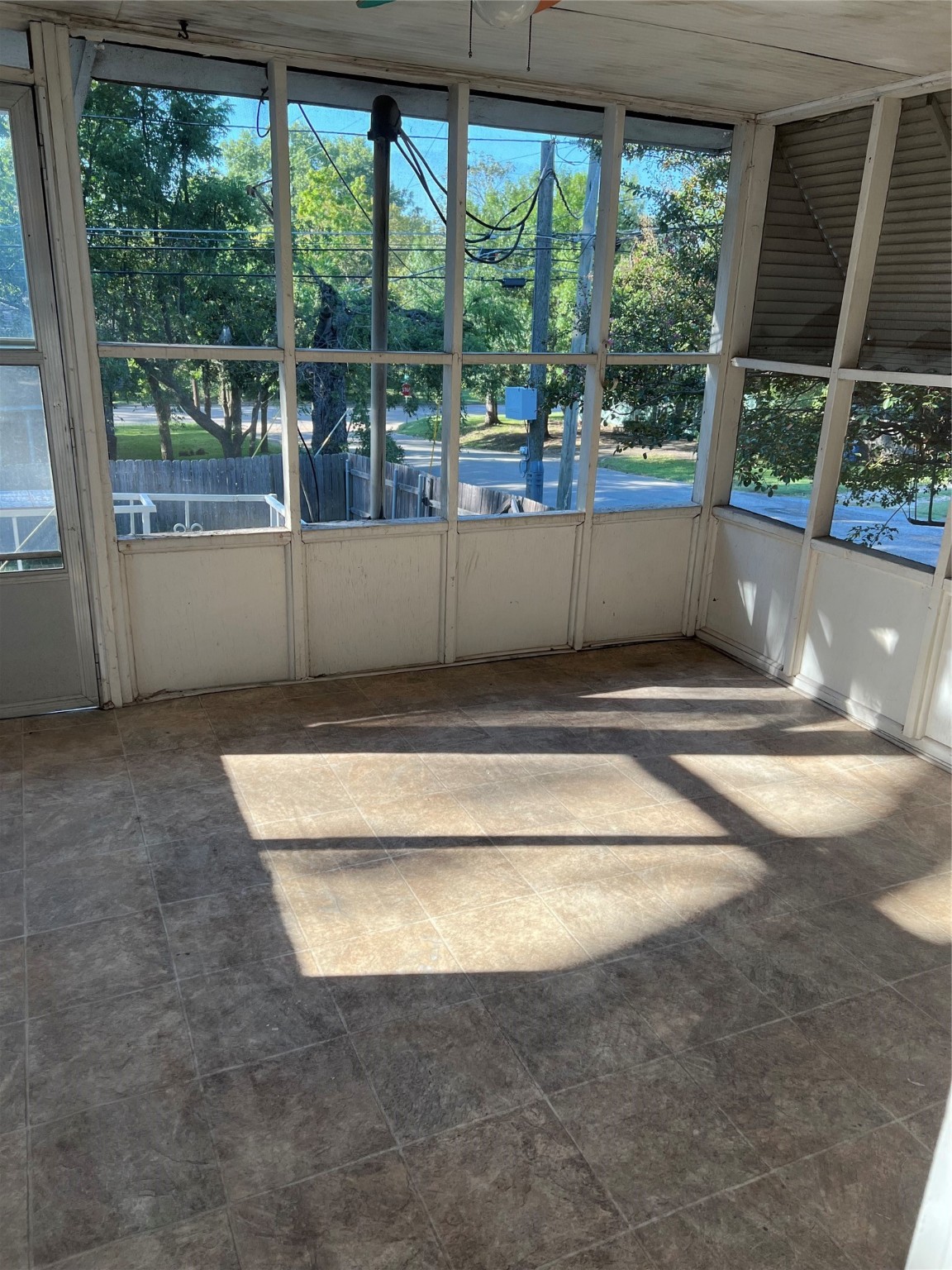 1230 W Chestnut Street Denison TX 75020