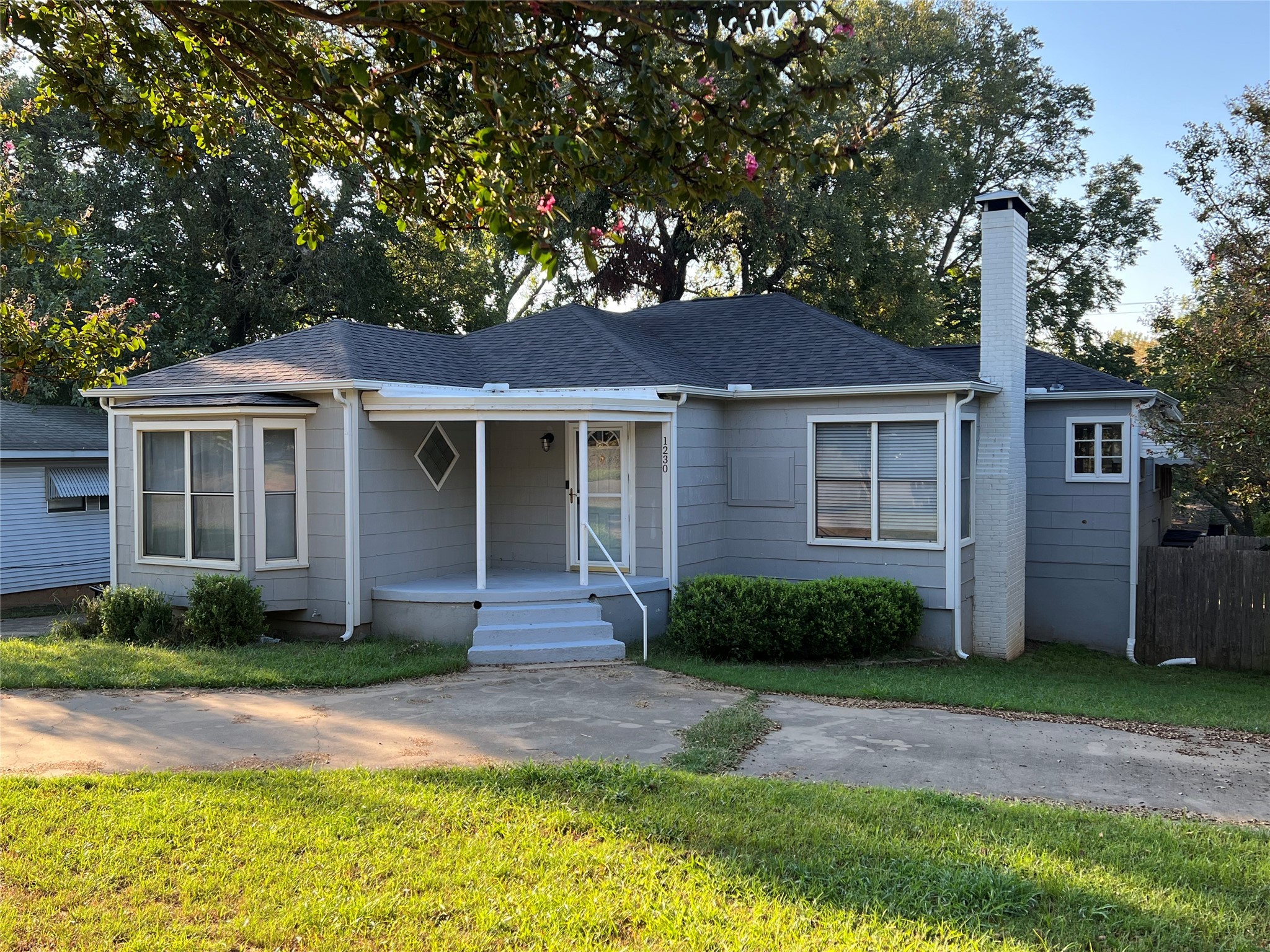 1230 W Chestnut Street Denison TX 75020