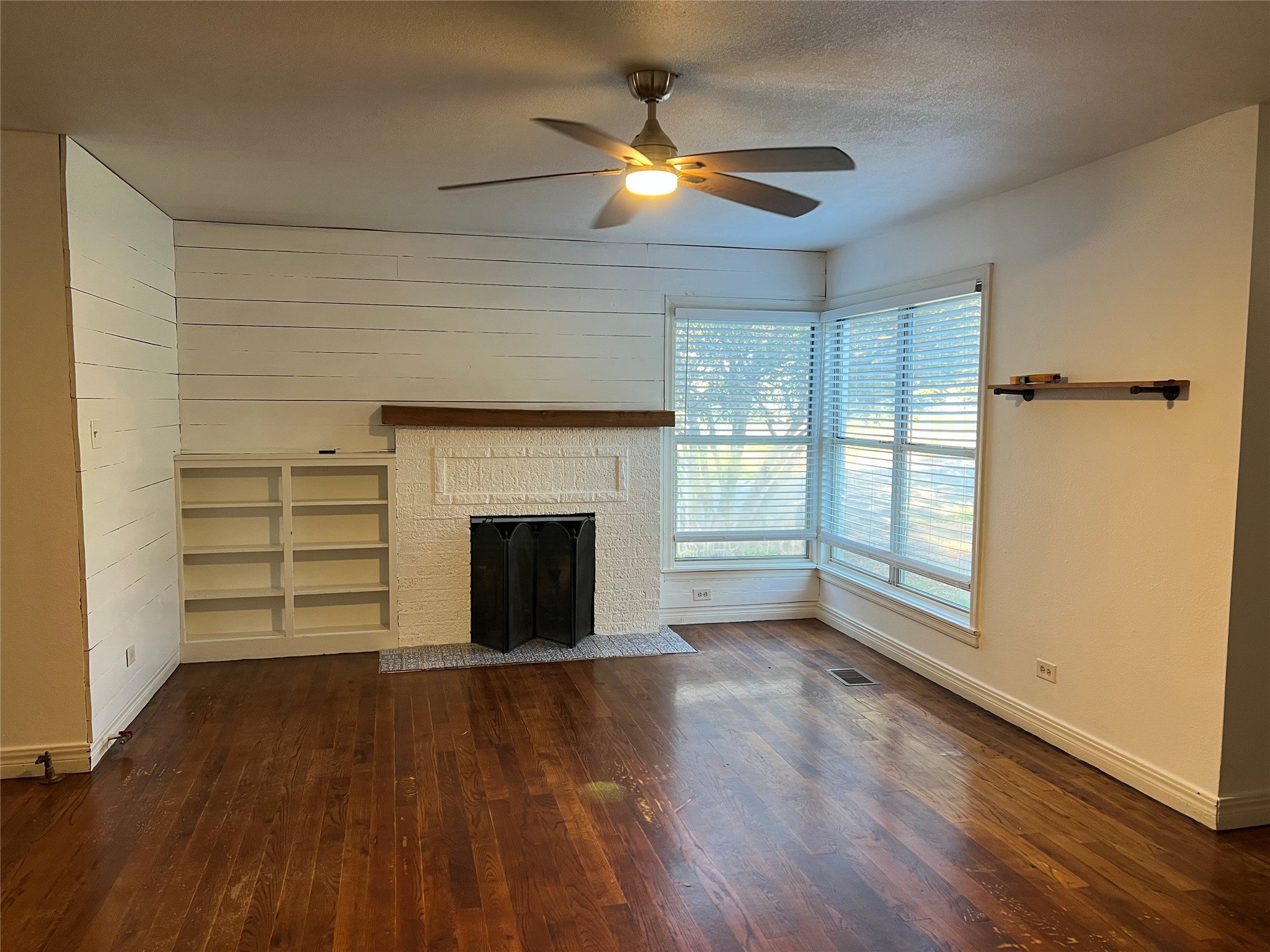 1230 W Chestnut Street Denison TX 75020