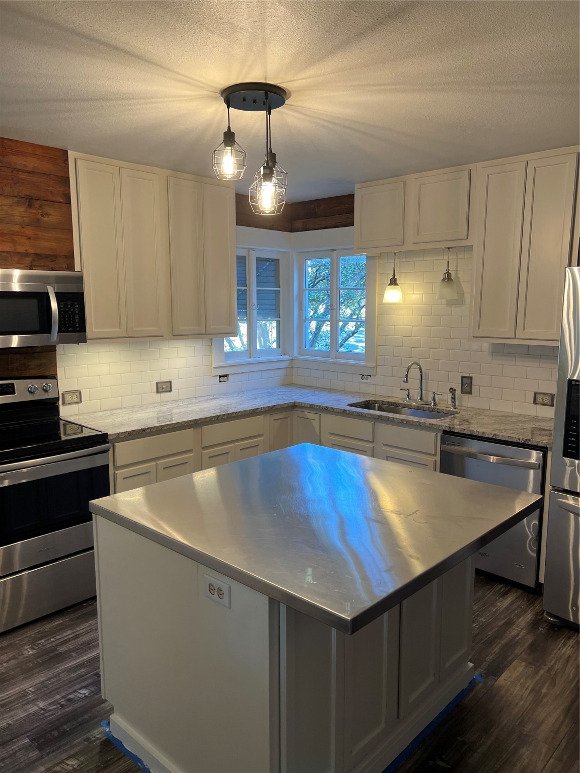 1230 W Chestnut Street Denison TX 75020