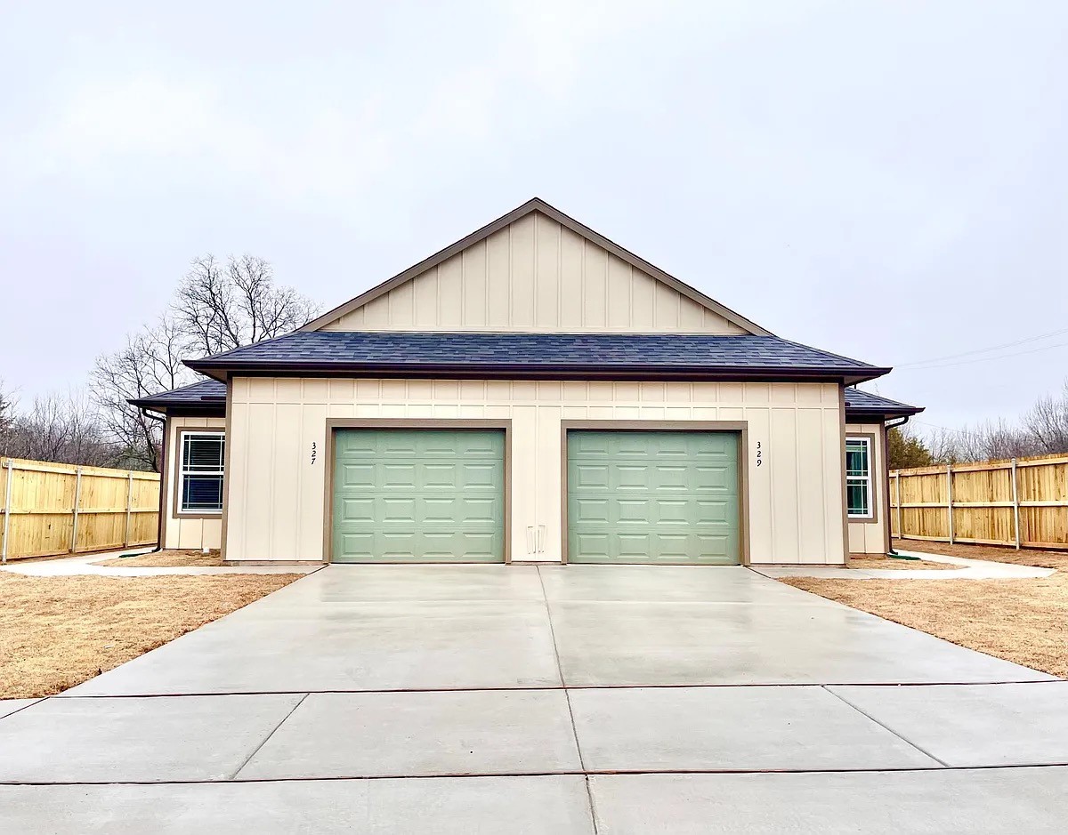327 E Nelson Street Denison TX 75021