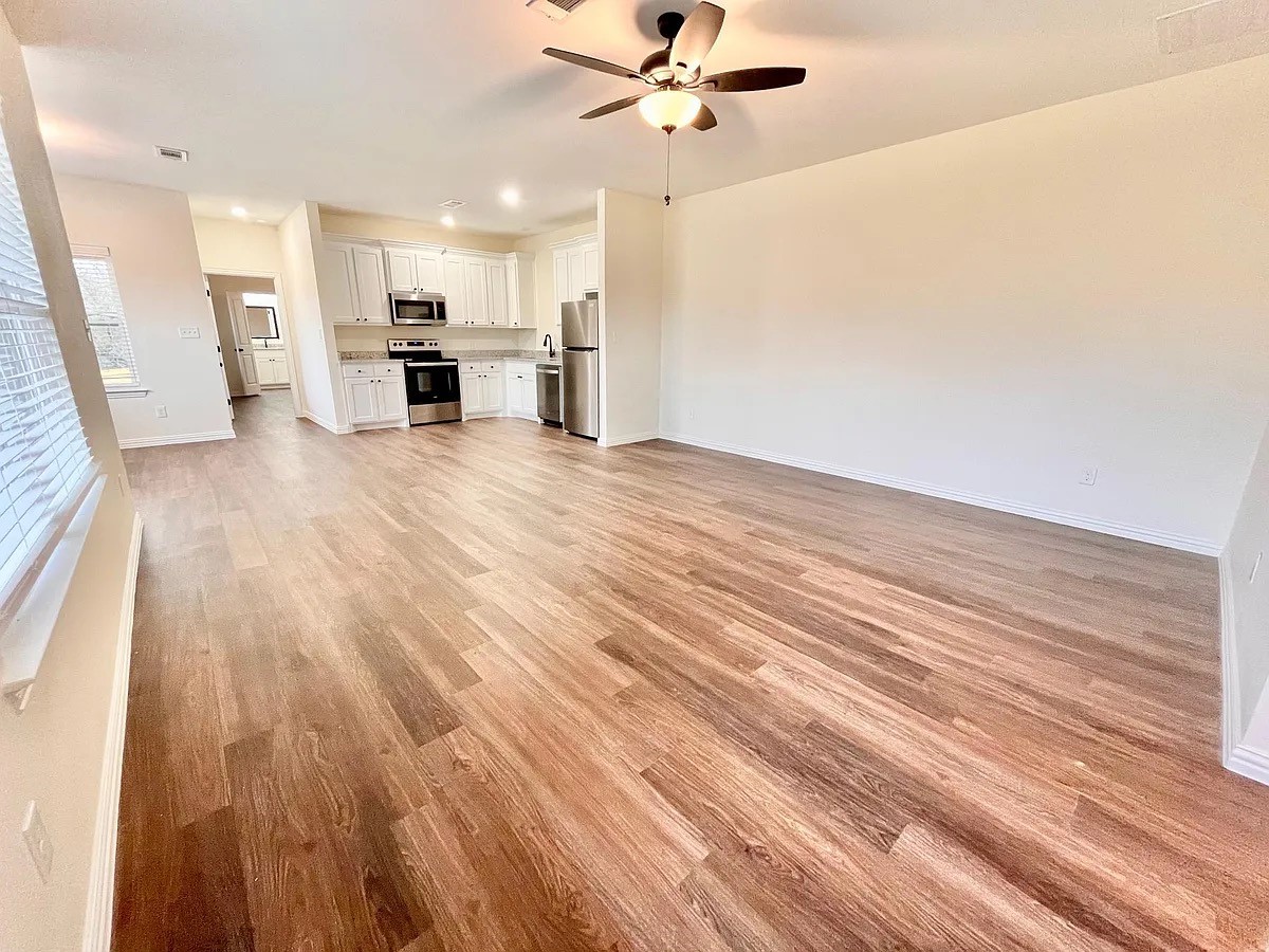 327 E Nelson Street Denison TX 75021