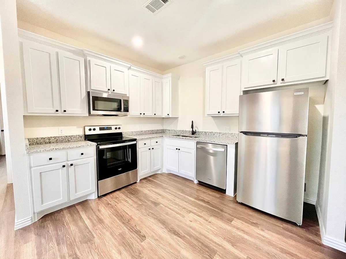 327 E Nelson Street Denison TX 75021