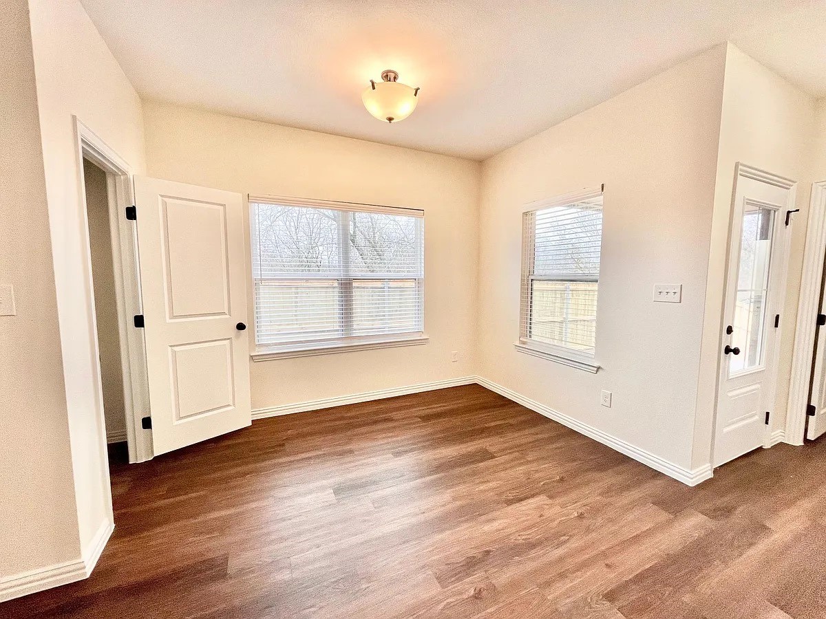327 E Nelson Street Denison TX 75021