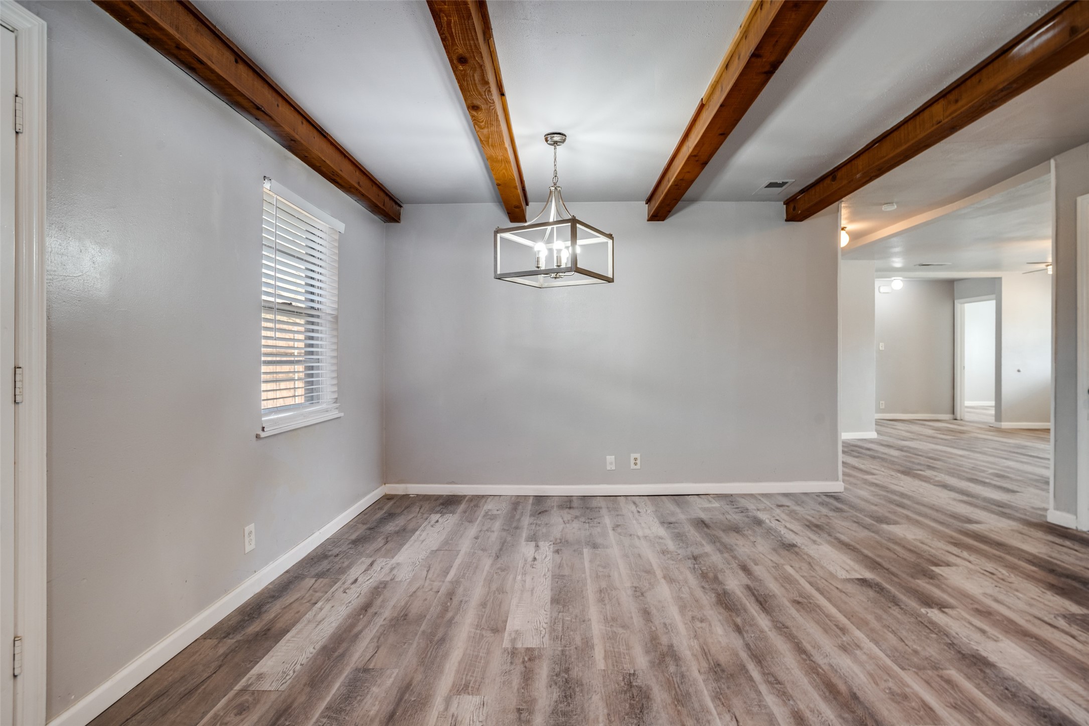 266 W Fulton Street Van Alstyne TX 75495