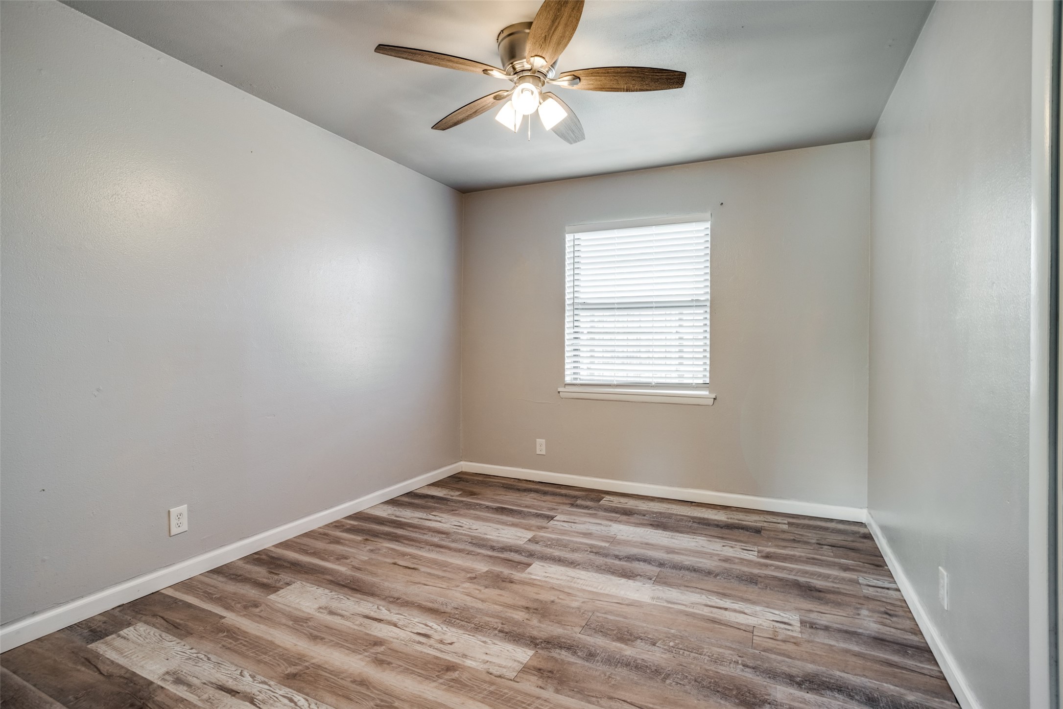 266 W Fulton Street Van Alstyne TX 75495