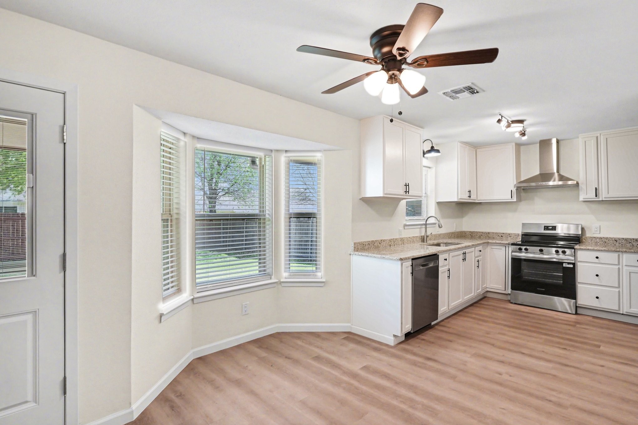 772 Hampshire Drive Burleson TX 76028
