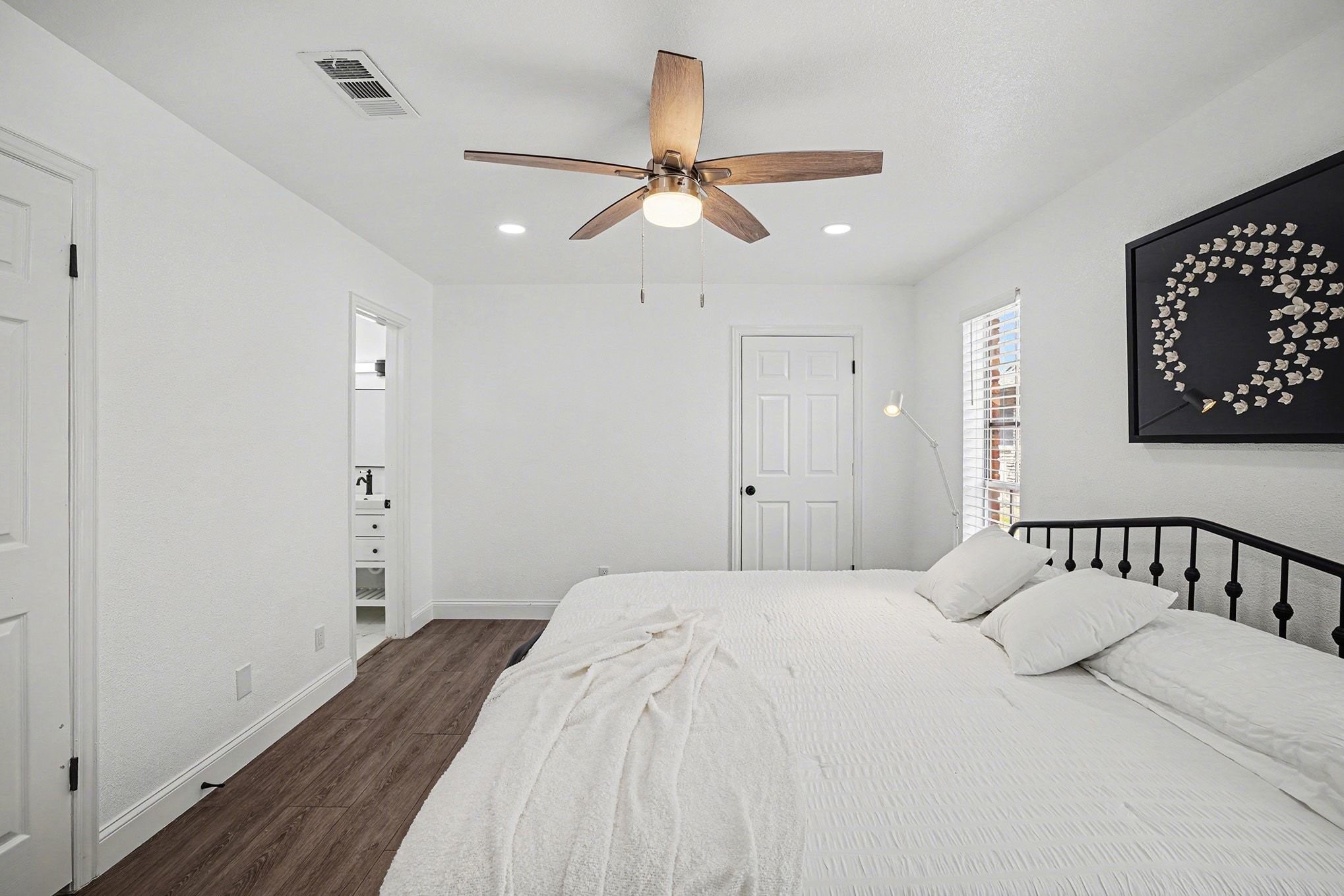 716 E Pecan Street Hurst TX 76053
