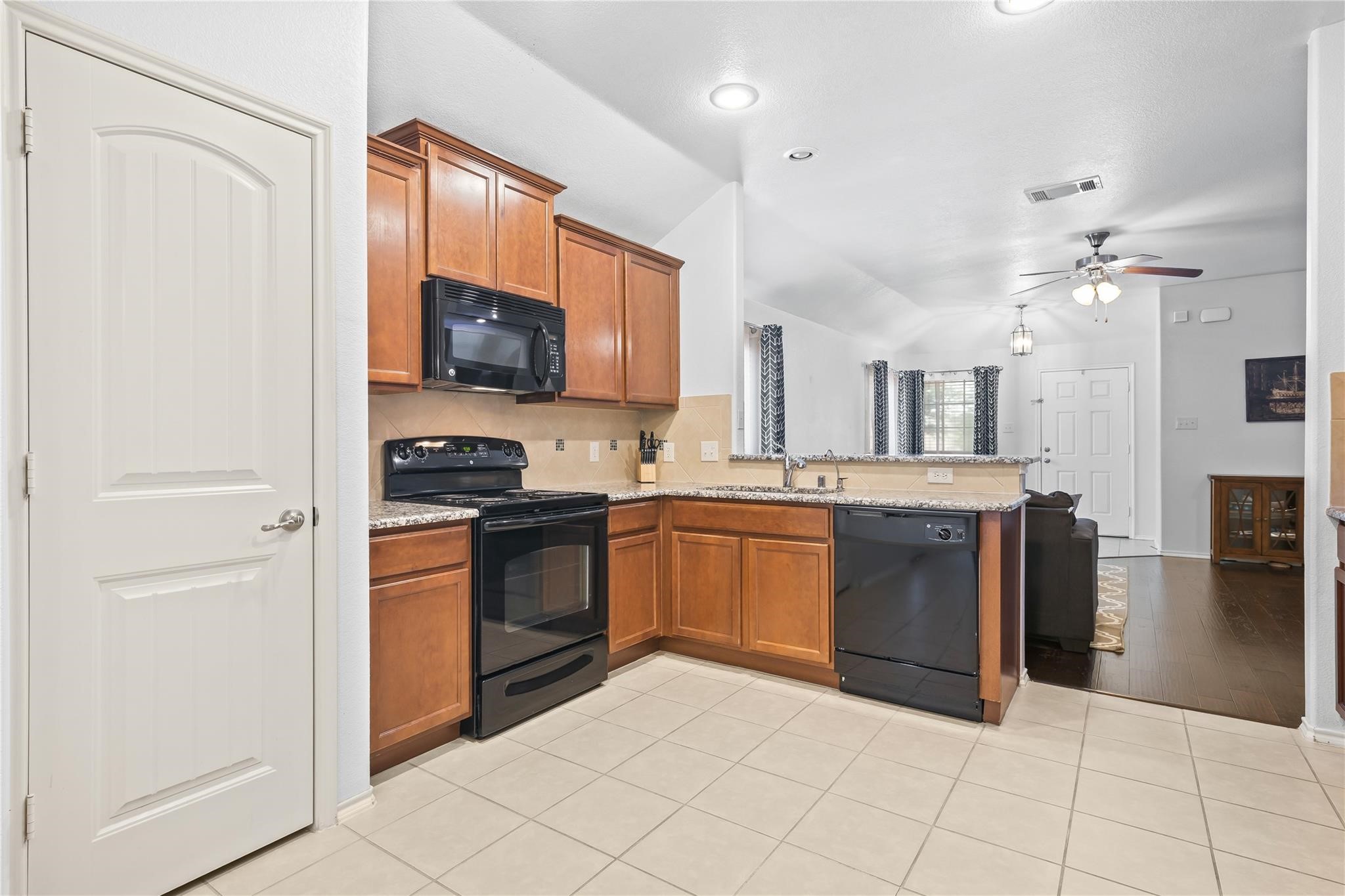 8924 Whirlwind Trail Aubrey TX 76227