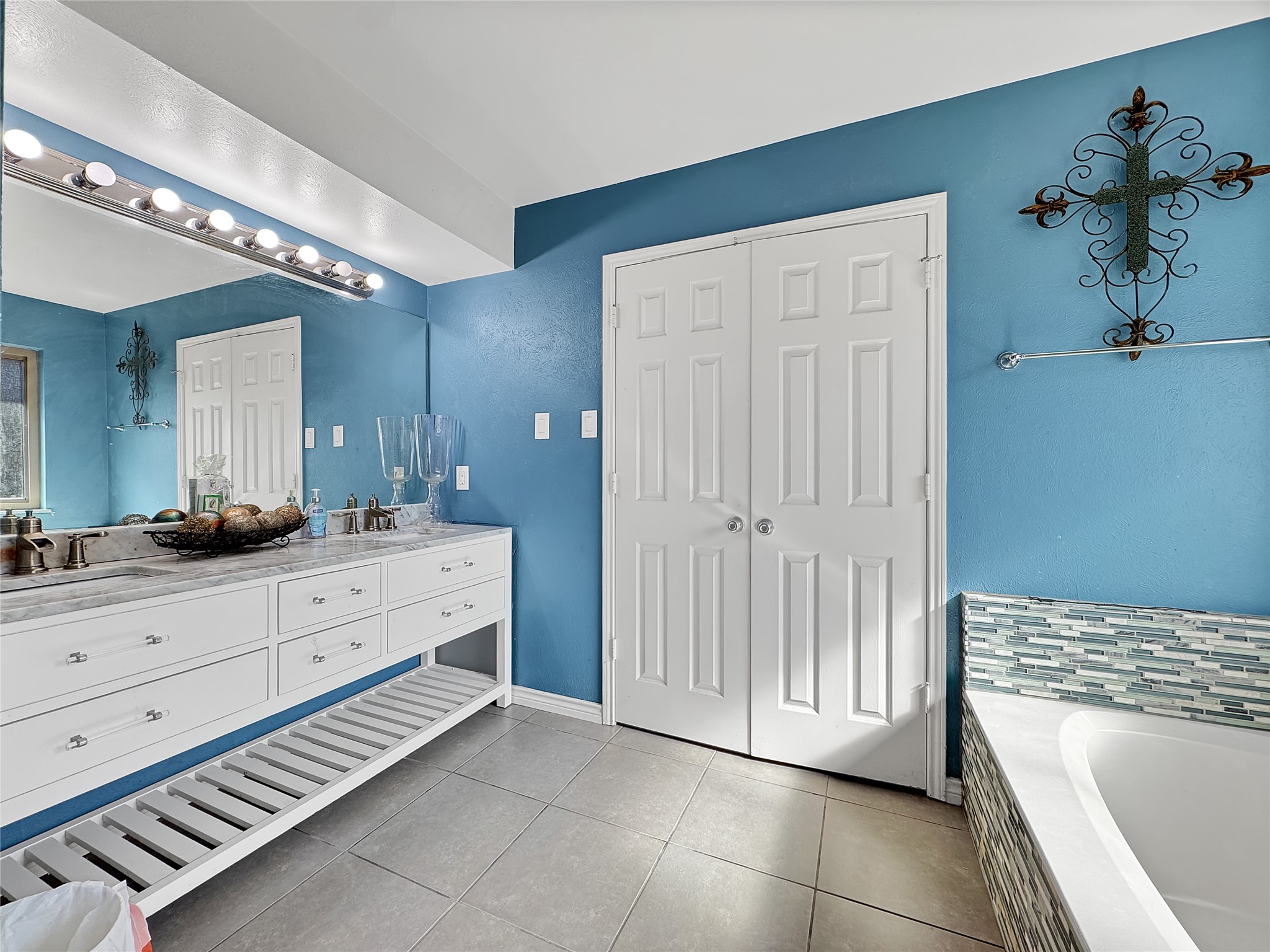 816 Woodridge Drive Desoto TX 75115