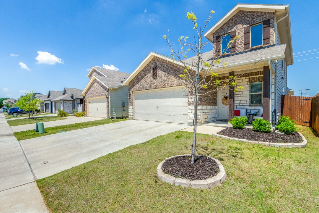 617 Presidio Street Aubrey TX 76227