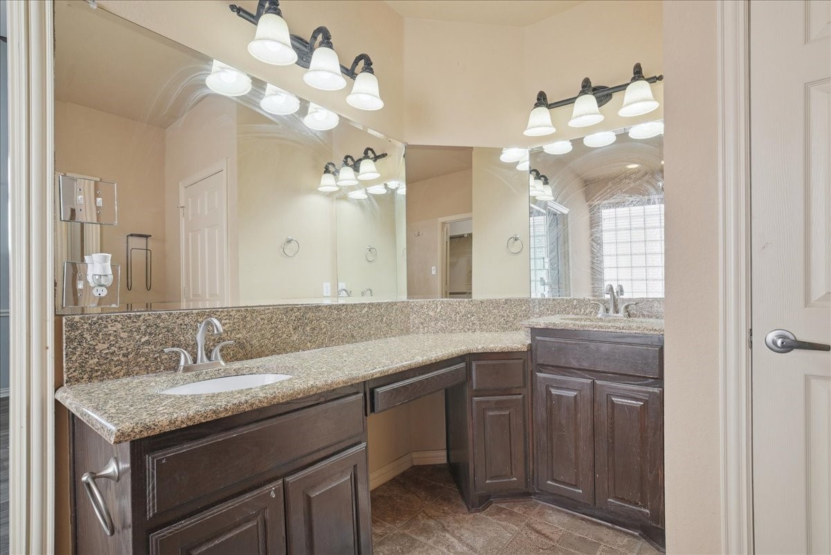 1121 Shearwater Lane Garland TX 75043