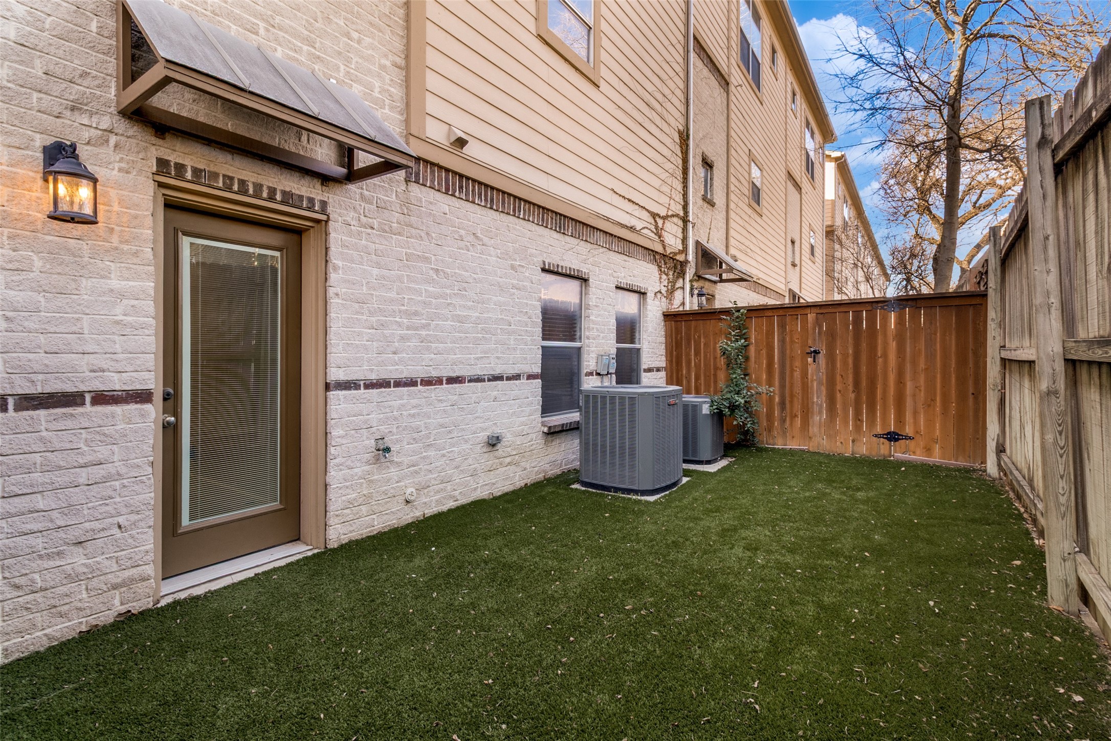 4830 Cedar Springs Road Dallas TX 75219