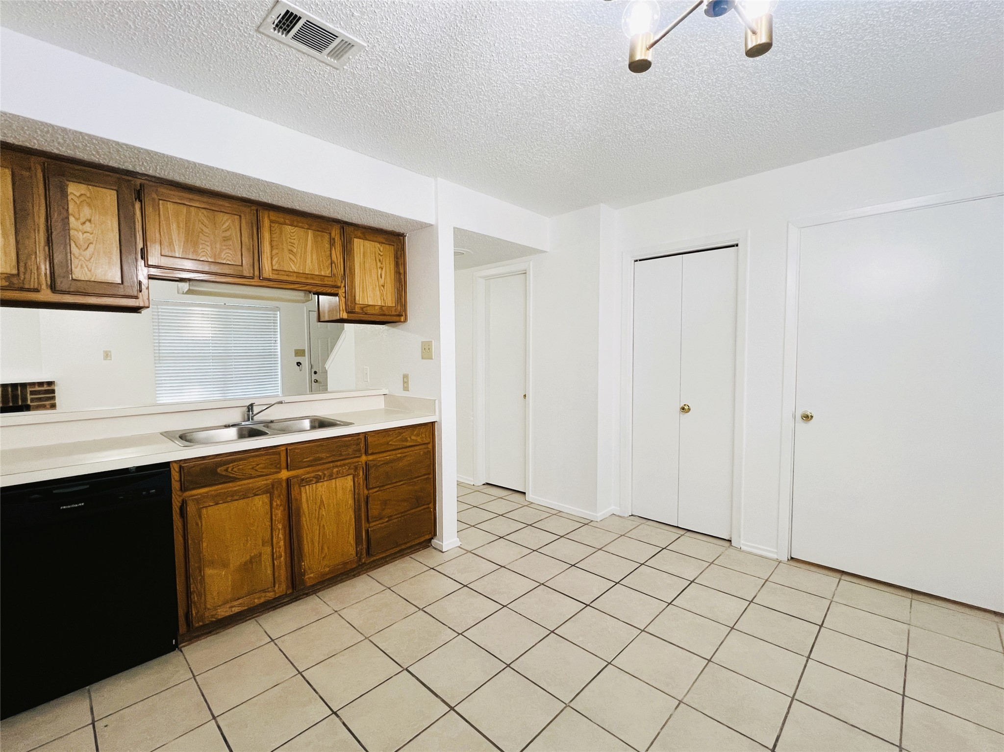 929 W Hickory Street Denton TX 76201