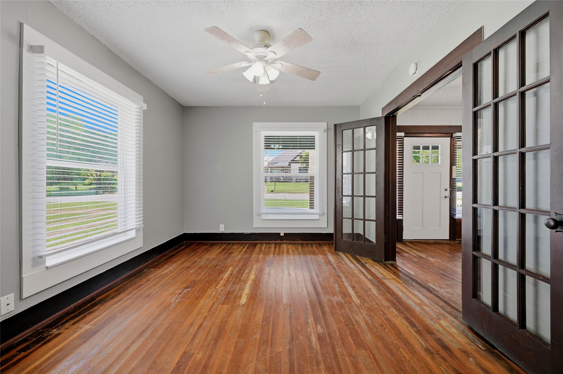 529 E Woodard Street Denison TX 75021
