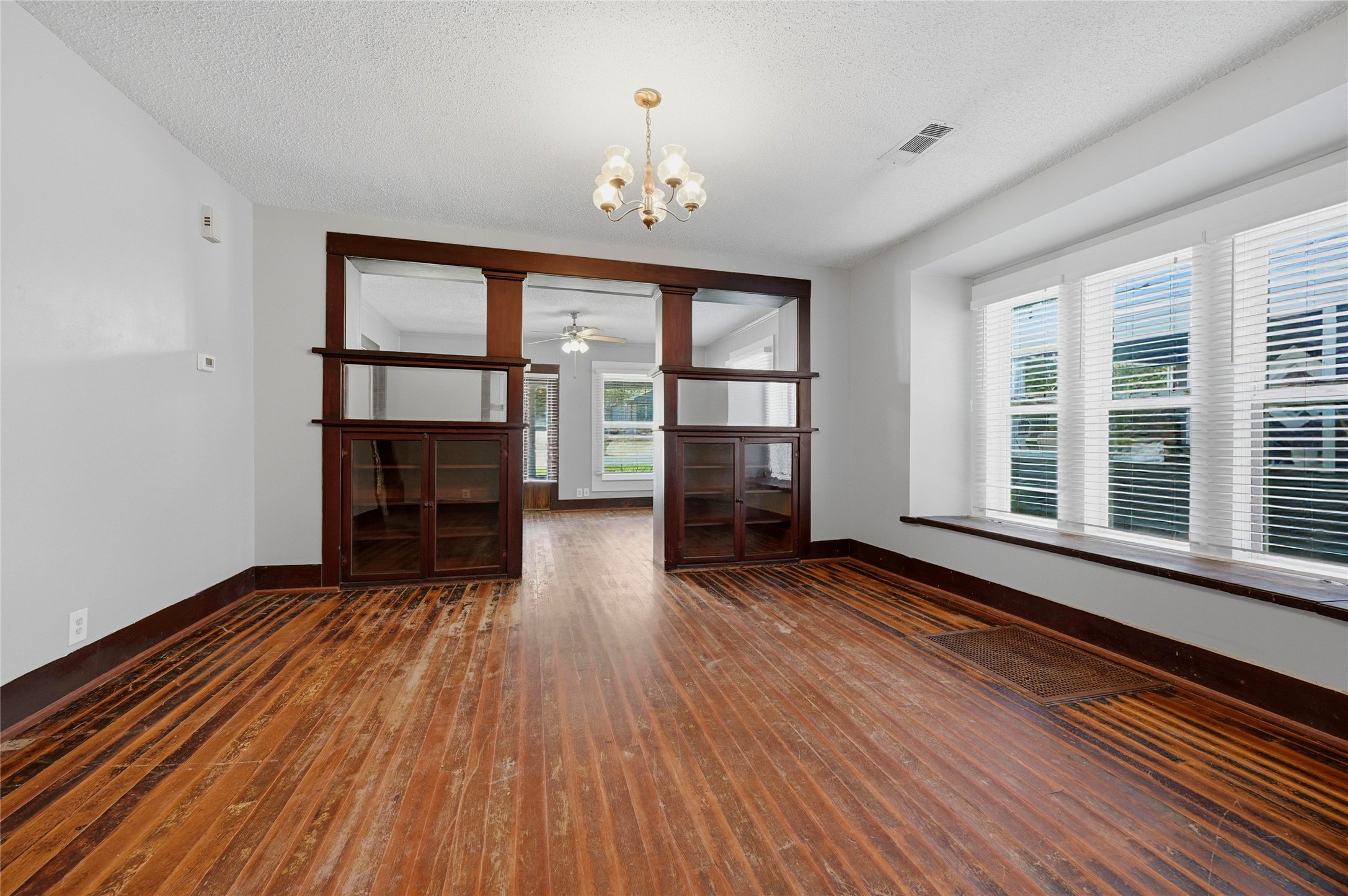 529 E Woodard Street Denison TX 75021