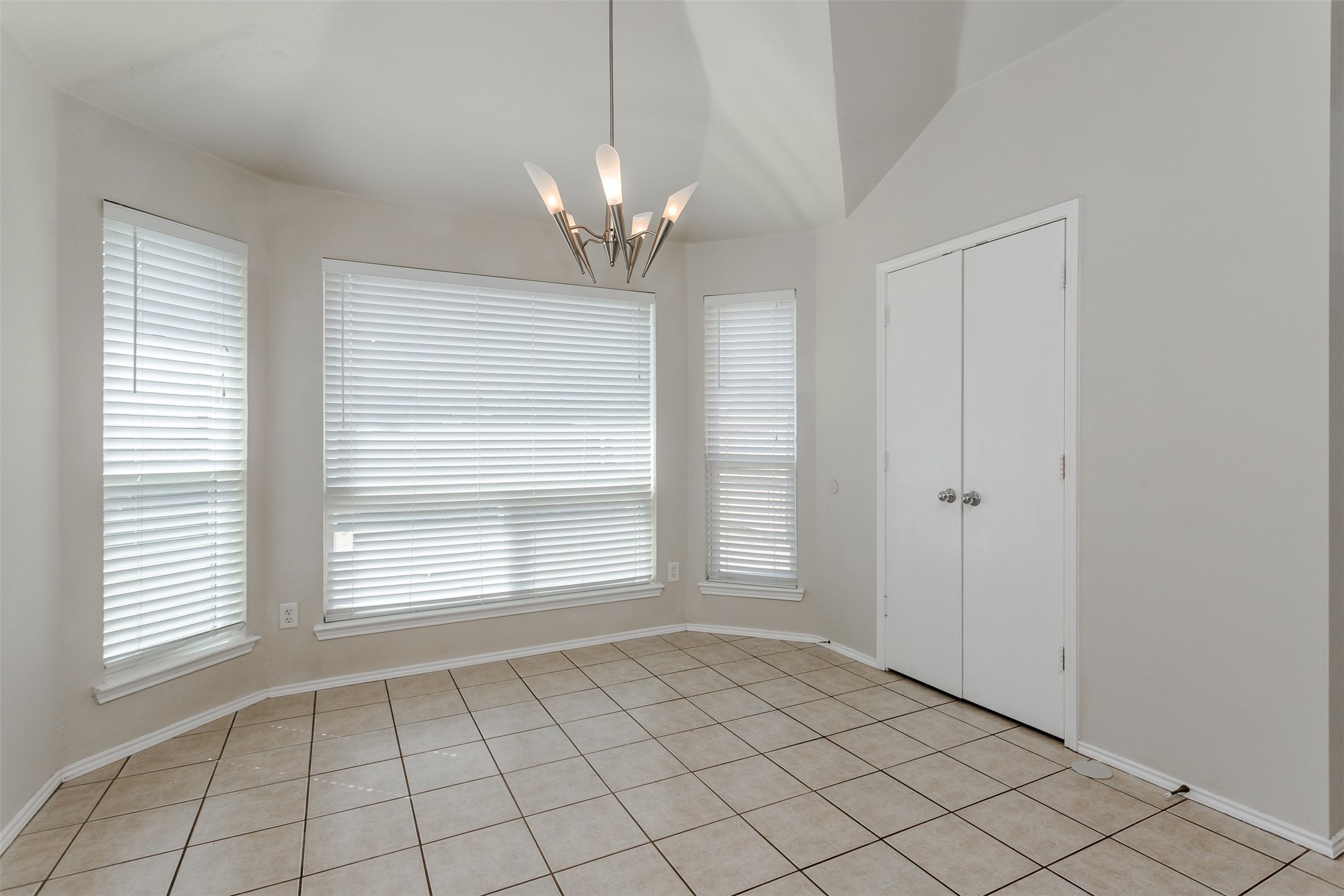 1017 Caleb Street Burleson TX 76028