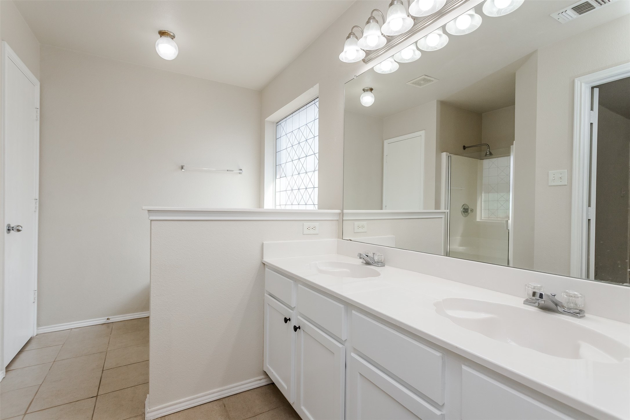 1017 Caleb Street Burleson TX 76028