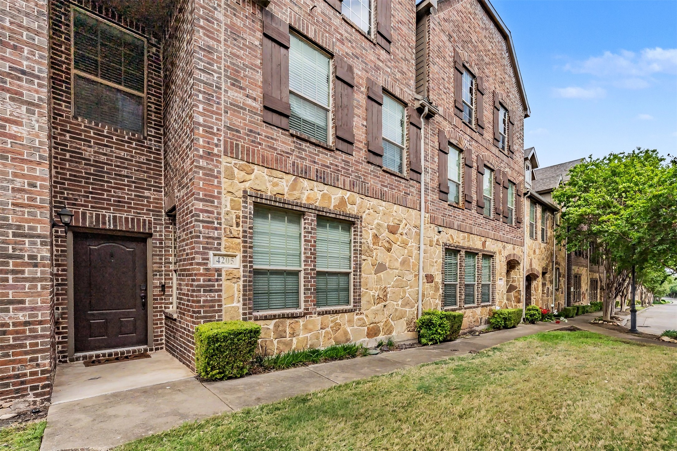 4205 Riverview Drive Carrollton TX 75010