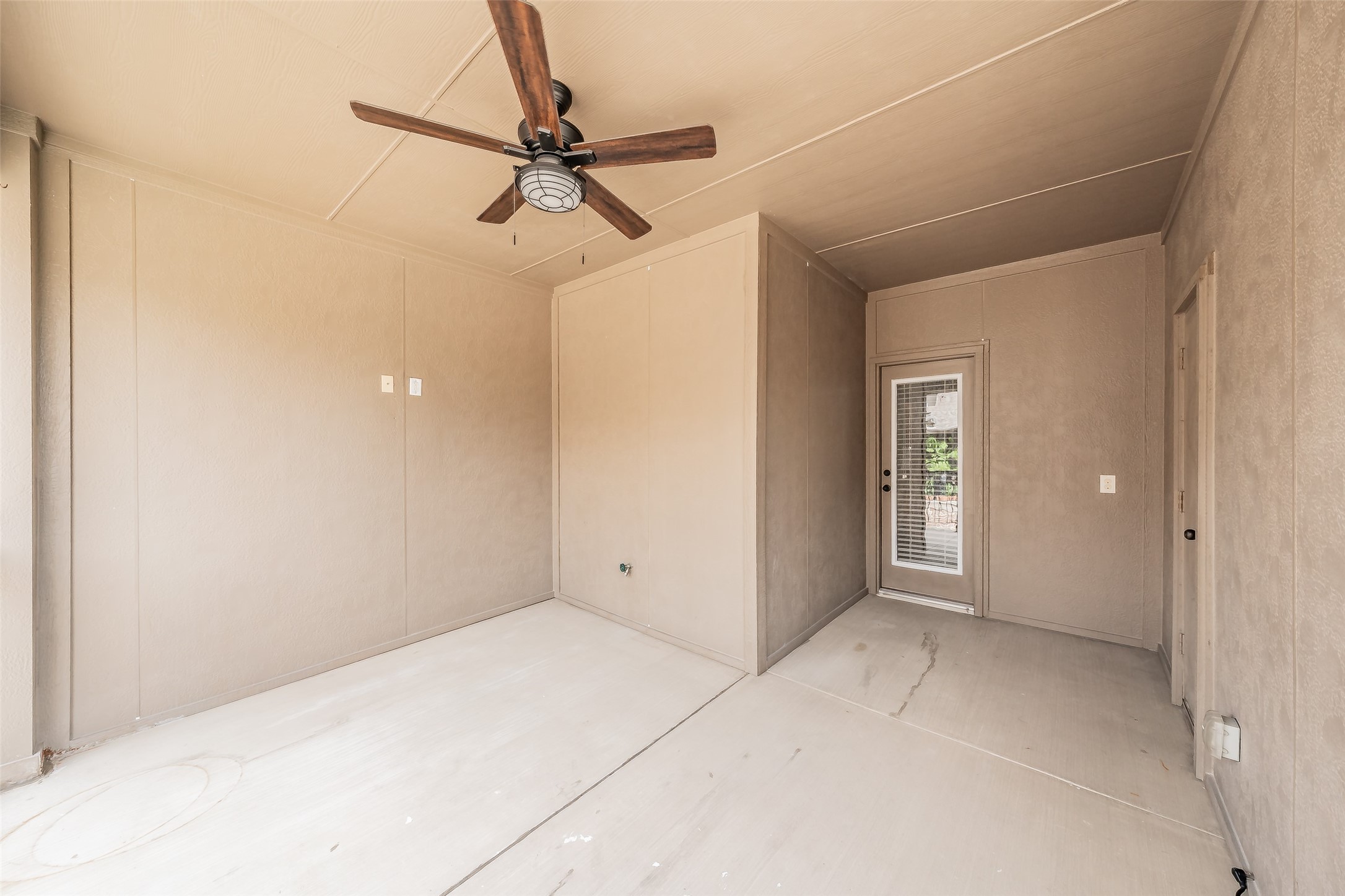 4205 Riverview Drive Carrollton TX 75010