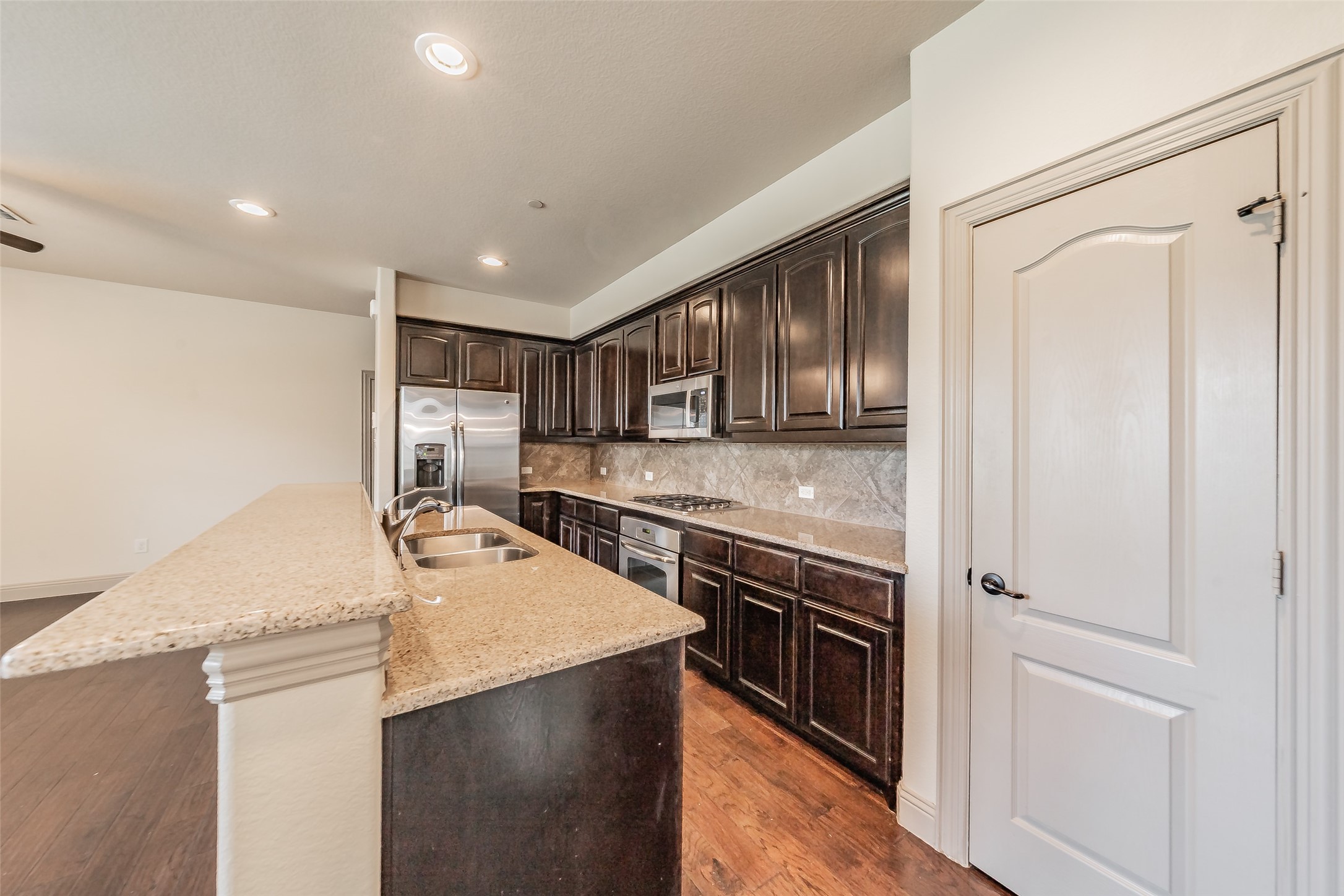 4205 Riverview Drive Carrollton TX 75010