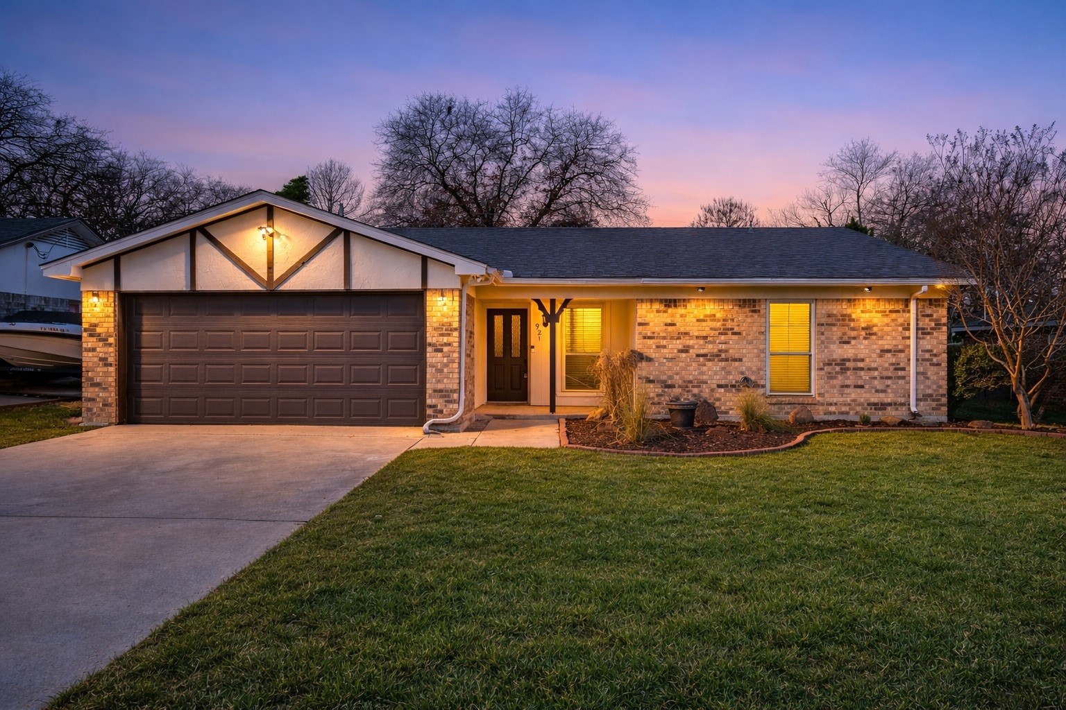 921 Red Oak Street Azle TX 76020