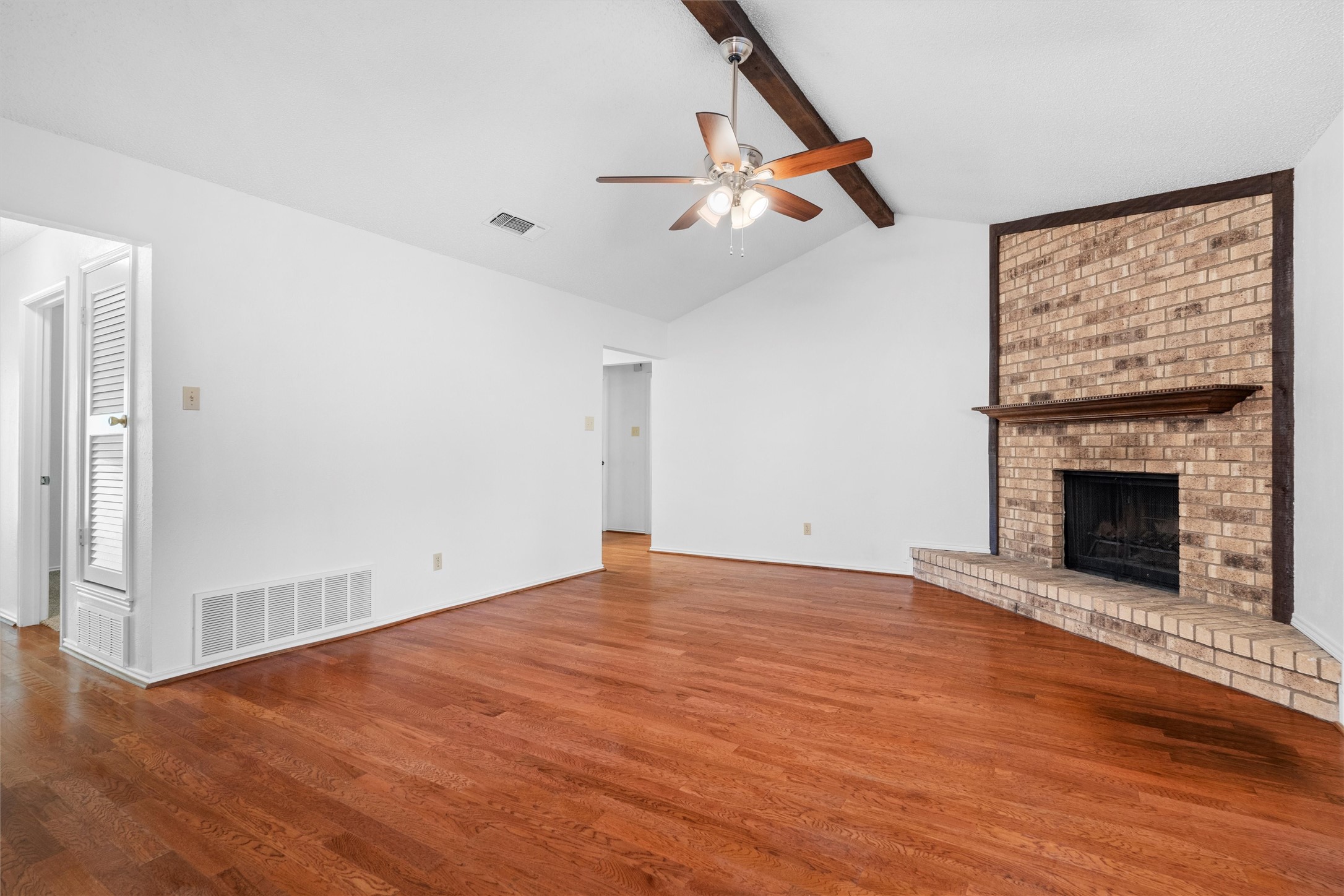 921 Red Oak Street Azle TX 76020