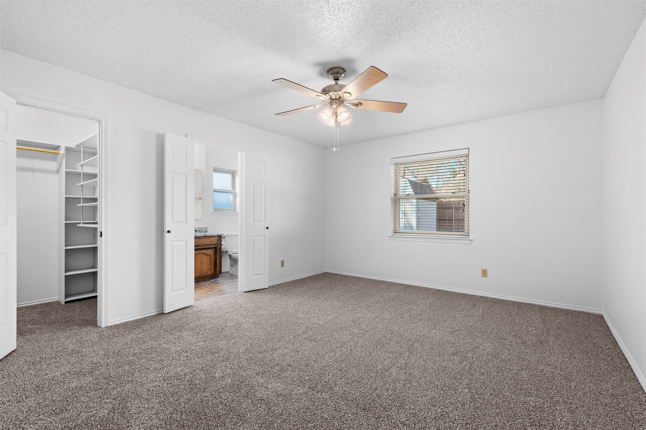 921 Red Oak Street Azle TX 76020