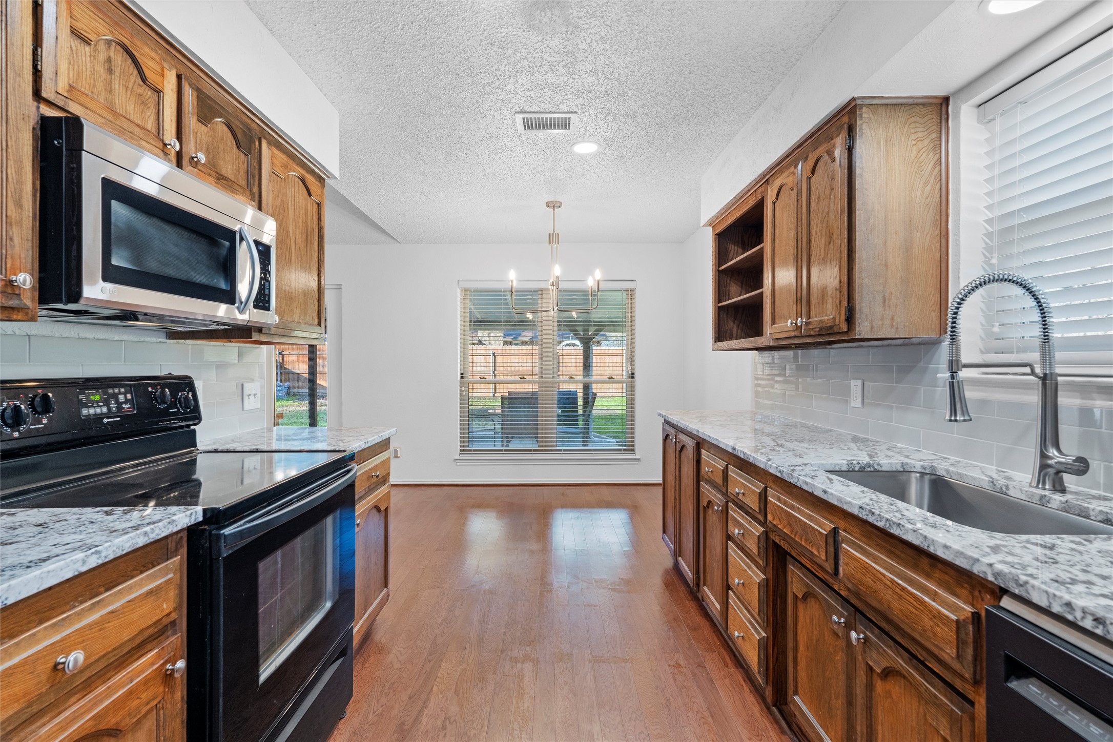 921 Red Oak Street Azle TX 76020